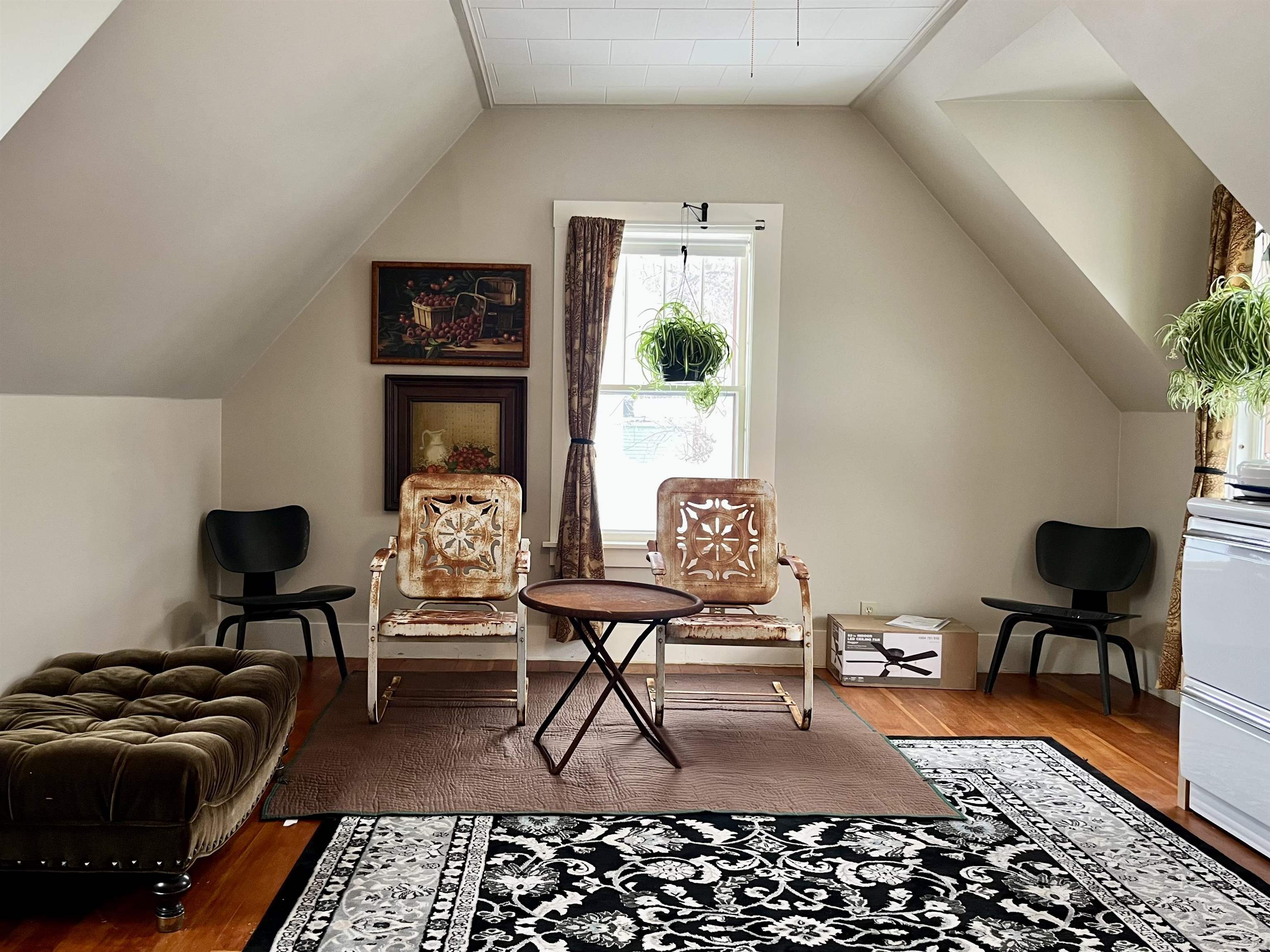 263 School St, Berlin, NH 03570