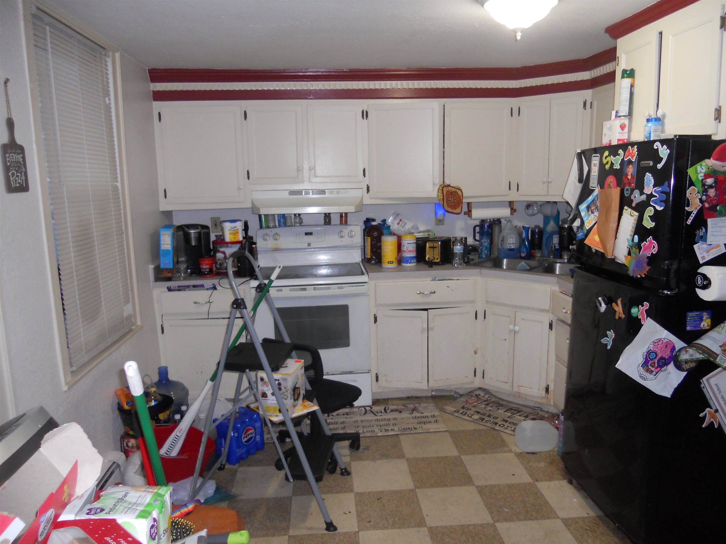 Unit 1 Kitchen 24504551