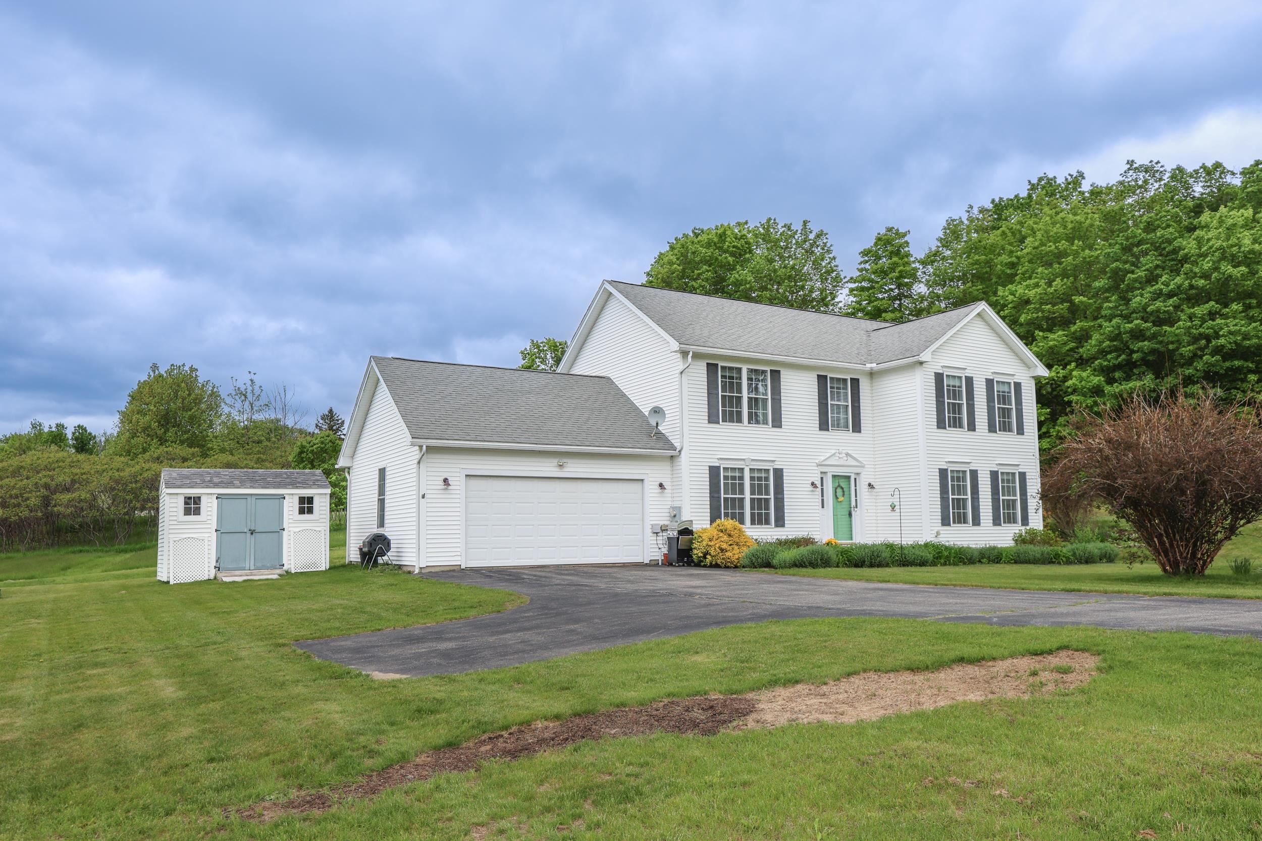 7 Fairway Dr, Franklin, NH 03235