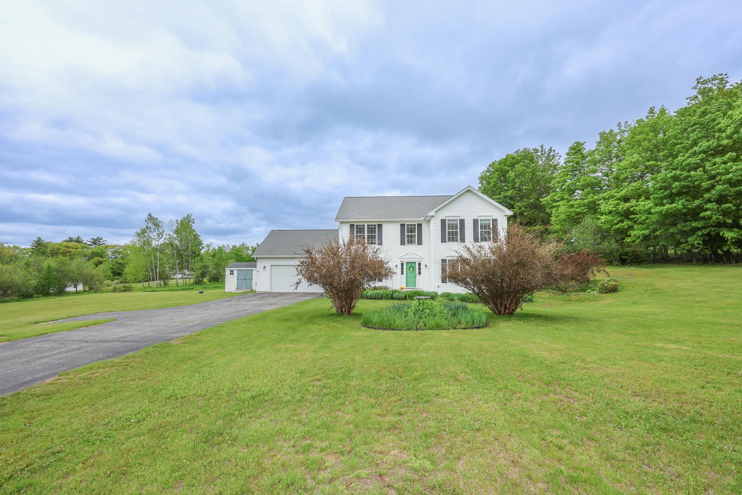 7 Fairway Dr, Franklin, NH 03235