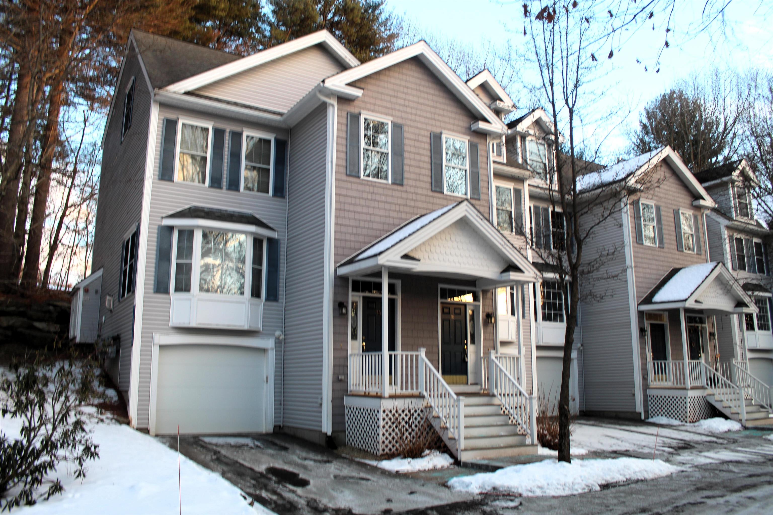 38 Georgetown Dr, Nashua, NH 03062