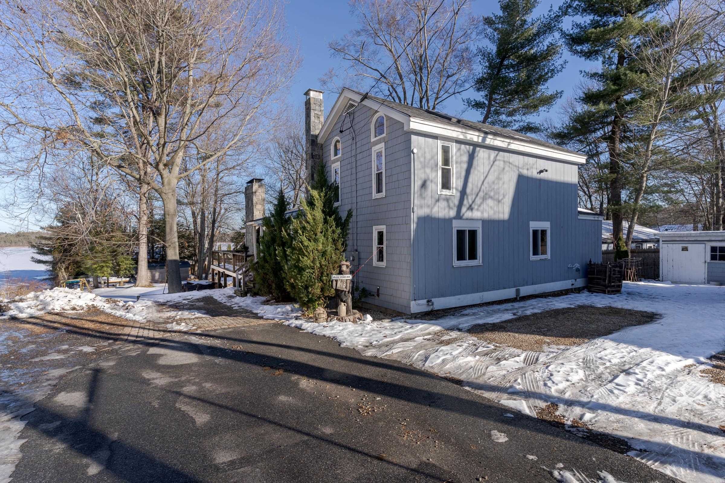 13 Dulcies Point Rd, Kingston, NH 03848