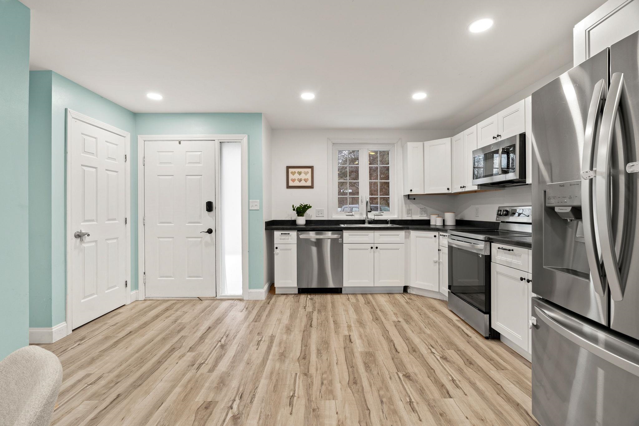 1465 Hooksett Rd, Hooksett, NH 03106