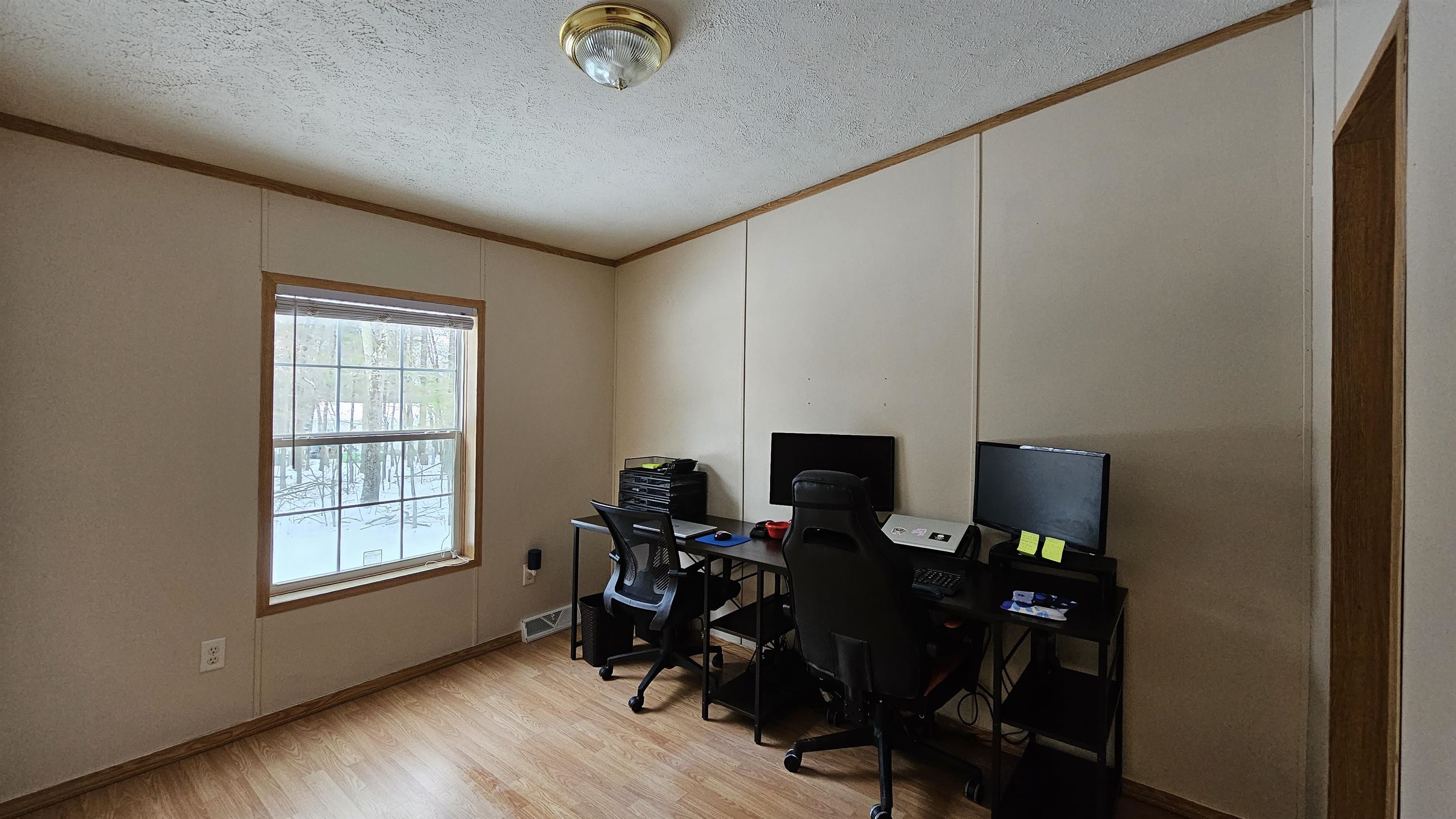 13 Atwood St, Rochester, NH 03867