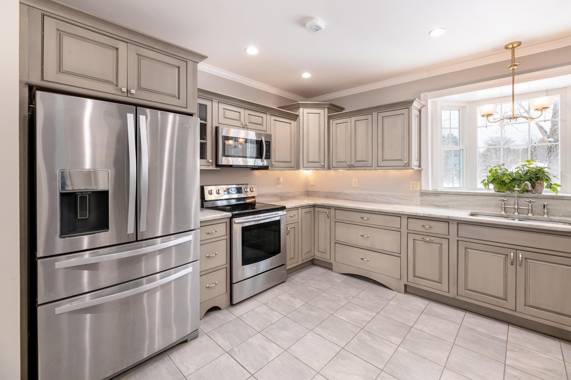 199 School St, Tilton, NH 03276