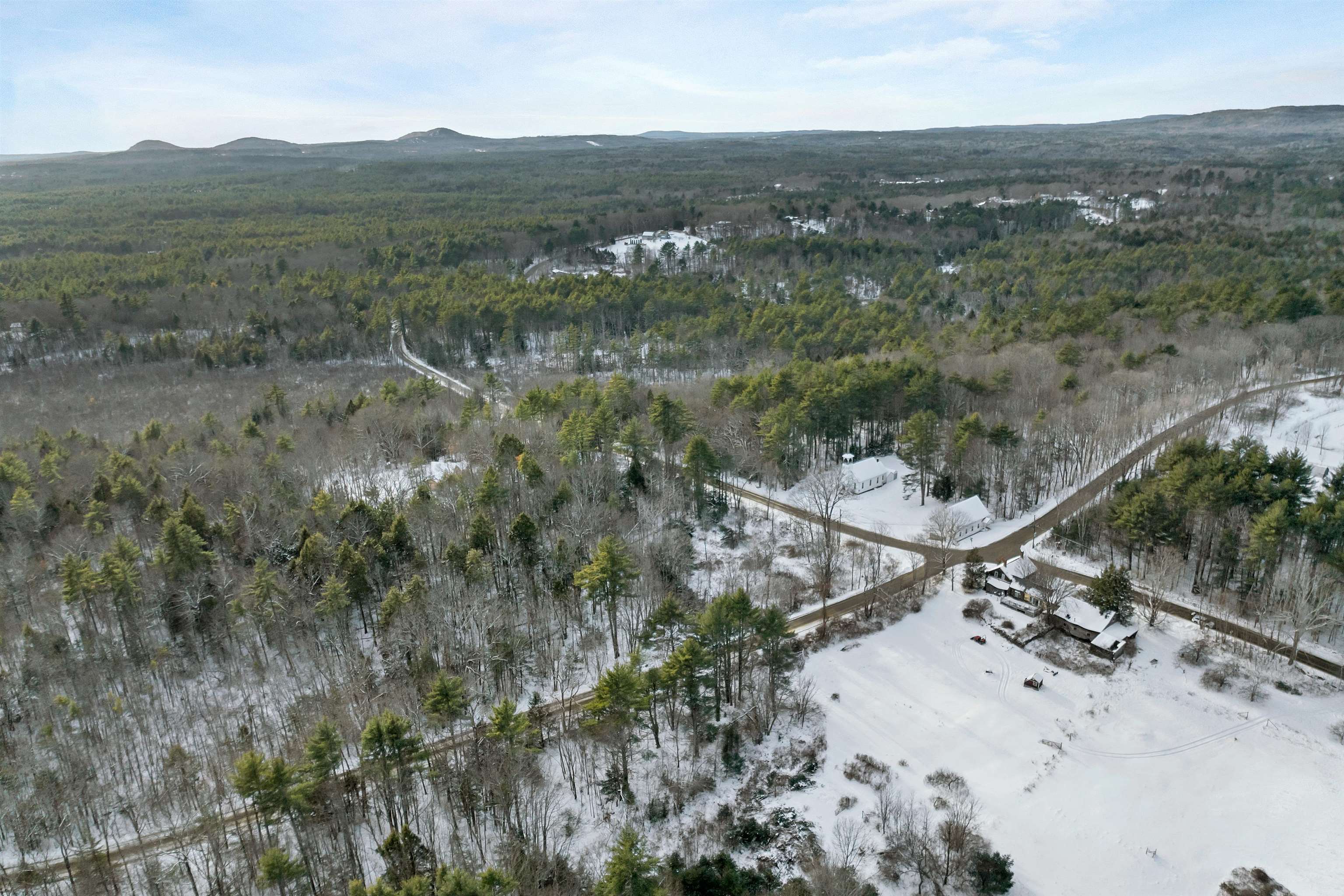 61 Freeman Hall Rd, Nottingham, NH 03290