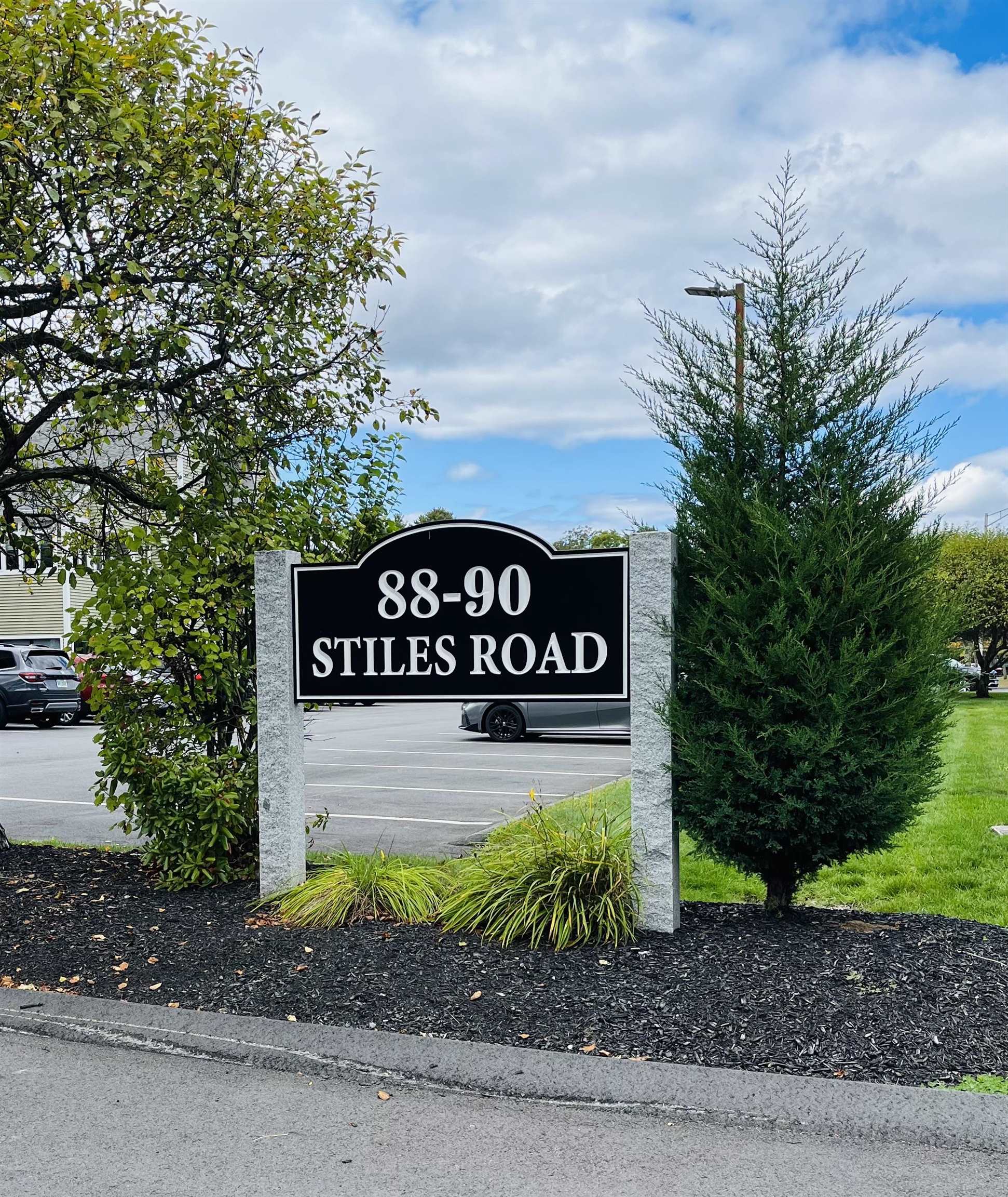 90 Stiles Rd, Salem, NH 03079