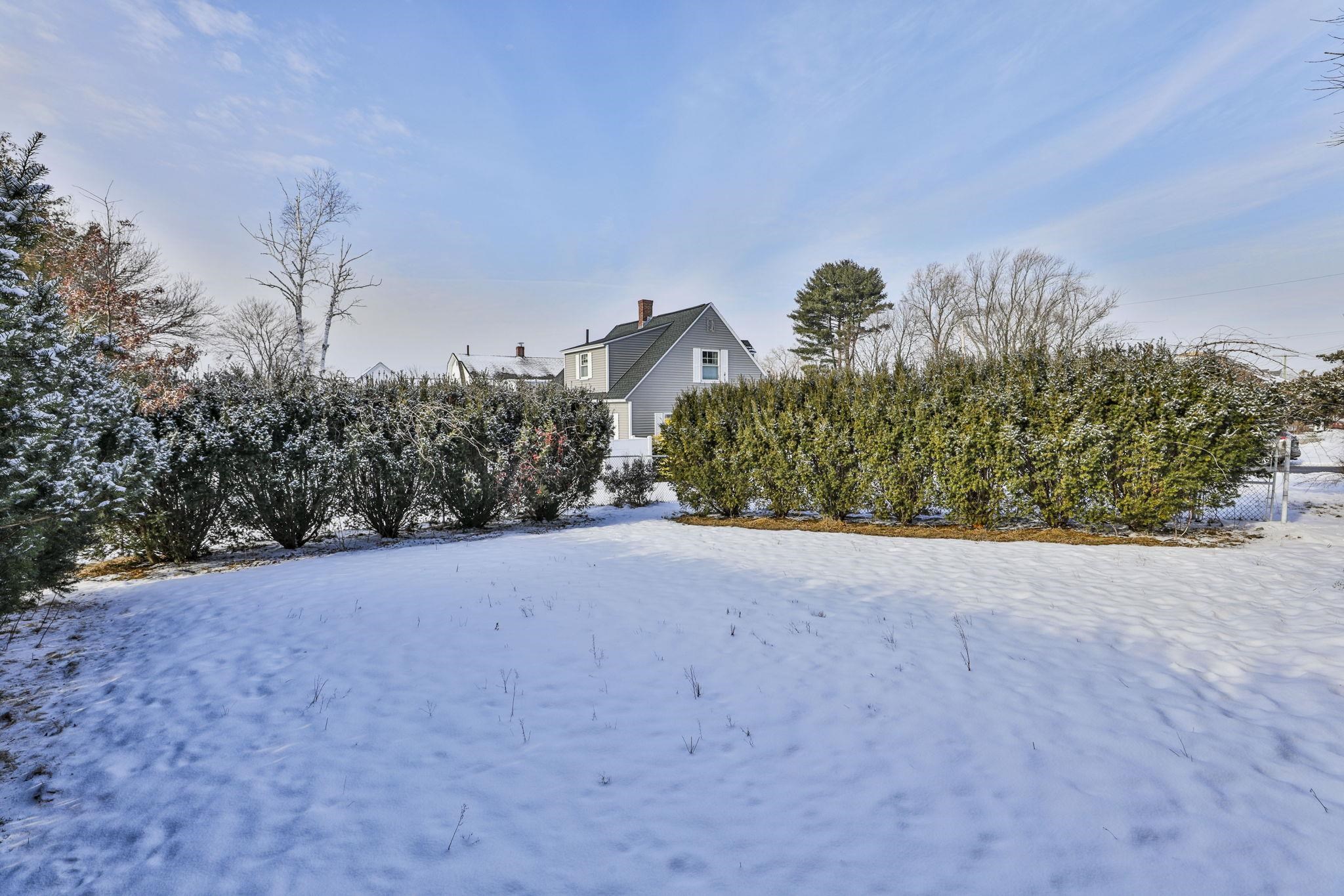 112 Mammoth Rd, Manchester, NH 03109