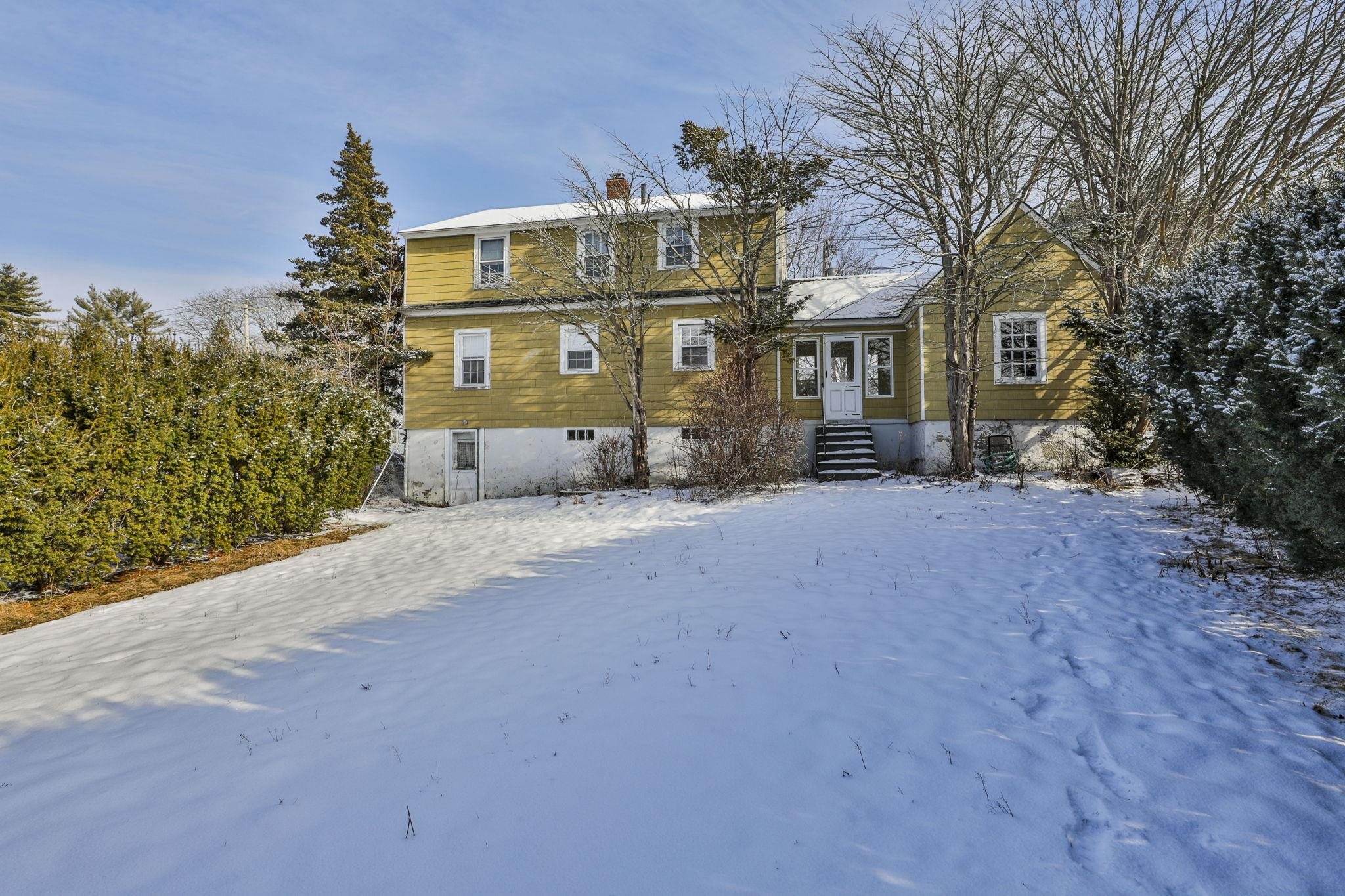 112 Mammoth Rd, Manchester, NH 03109