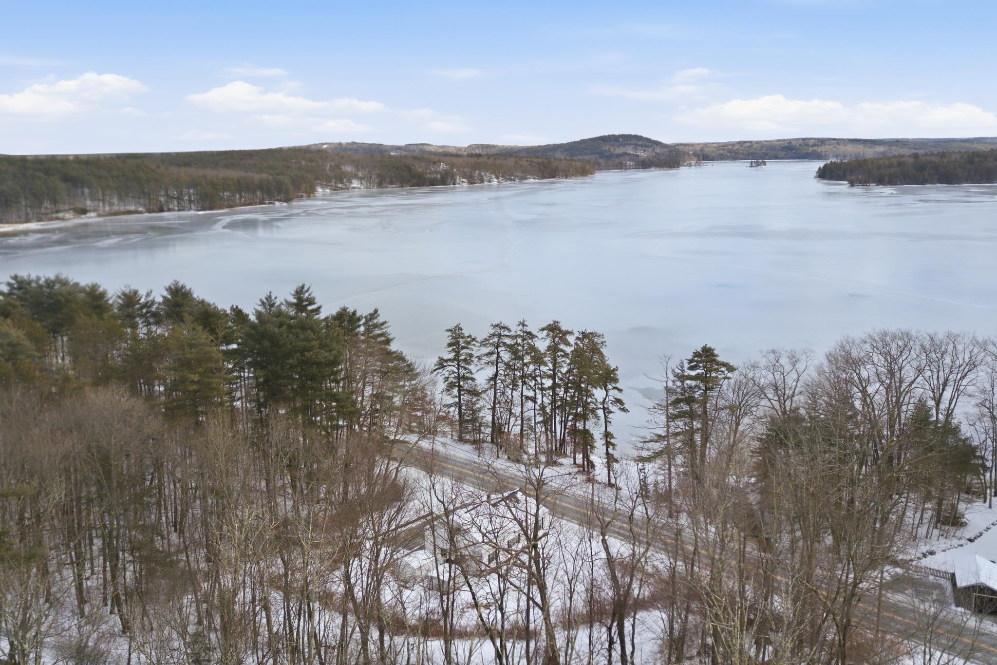 408 Manchester Rd, Auburn, NH 03032