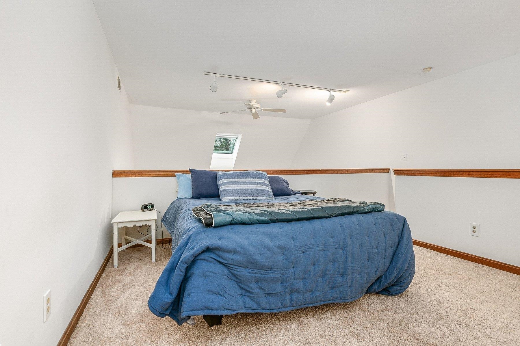 107 Glengarry Dr, Stratham, NH 03885