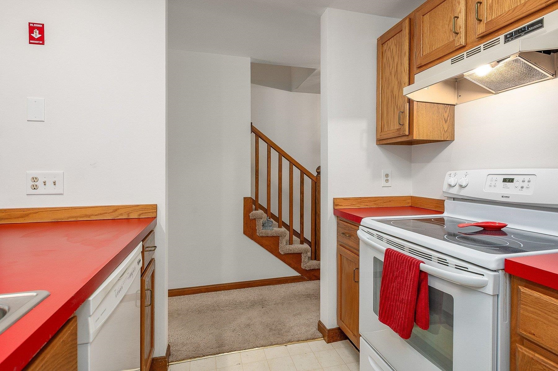 107 Glengarry Dr #107, Stratham, NH 03885