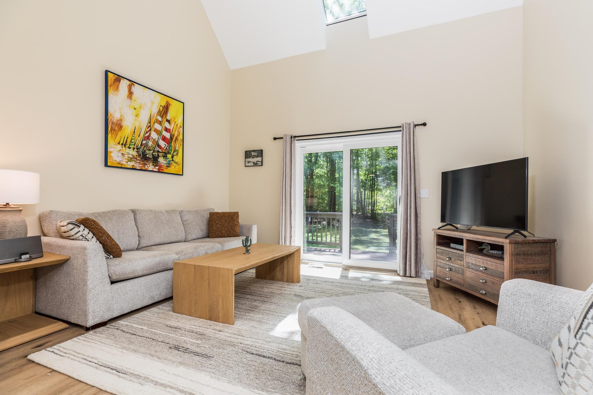 8 Montrose Dr, Stratham, NH 03885