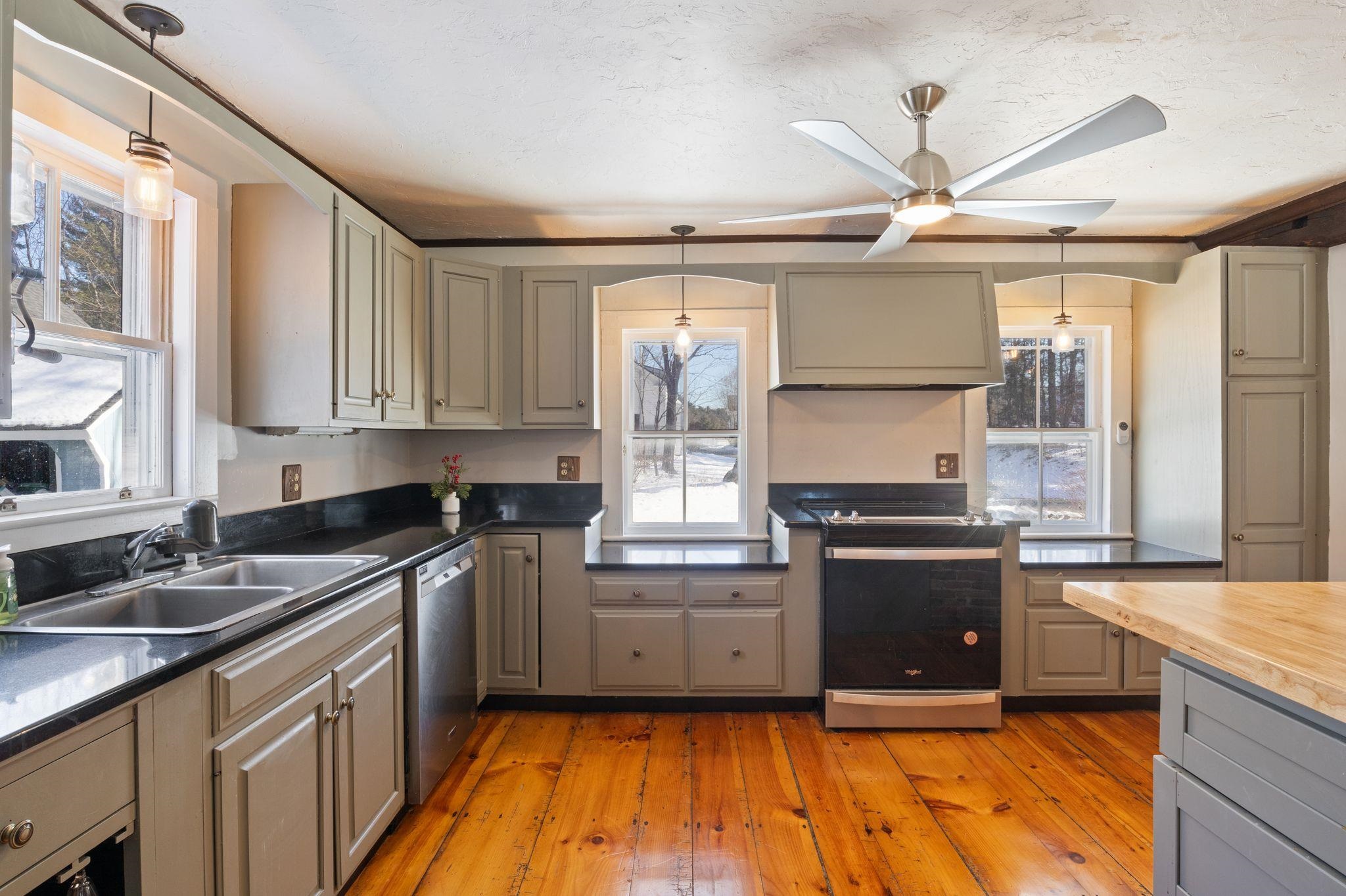 109 Scribner Rd, Fremont, NH 03044