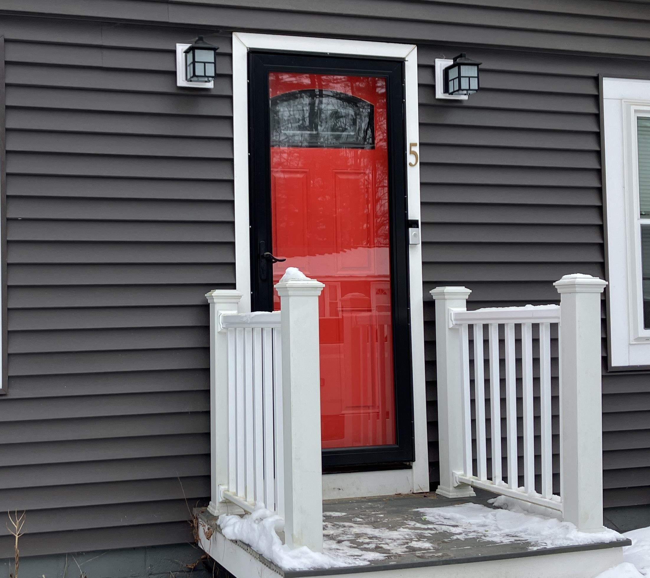 5 Jefferson Ave, Rochester, NH 03867