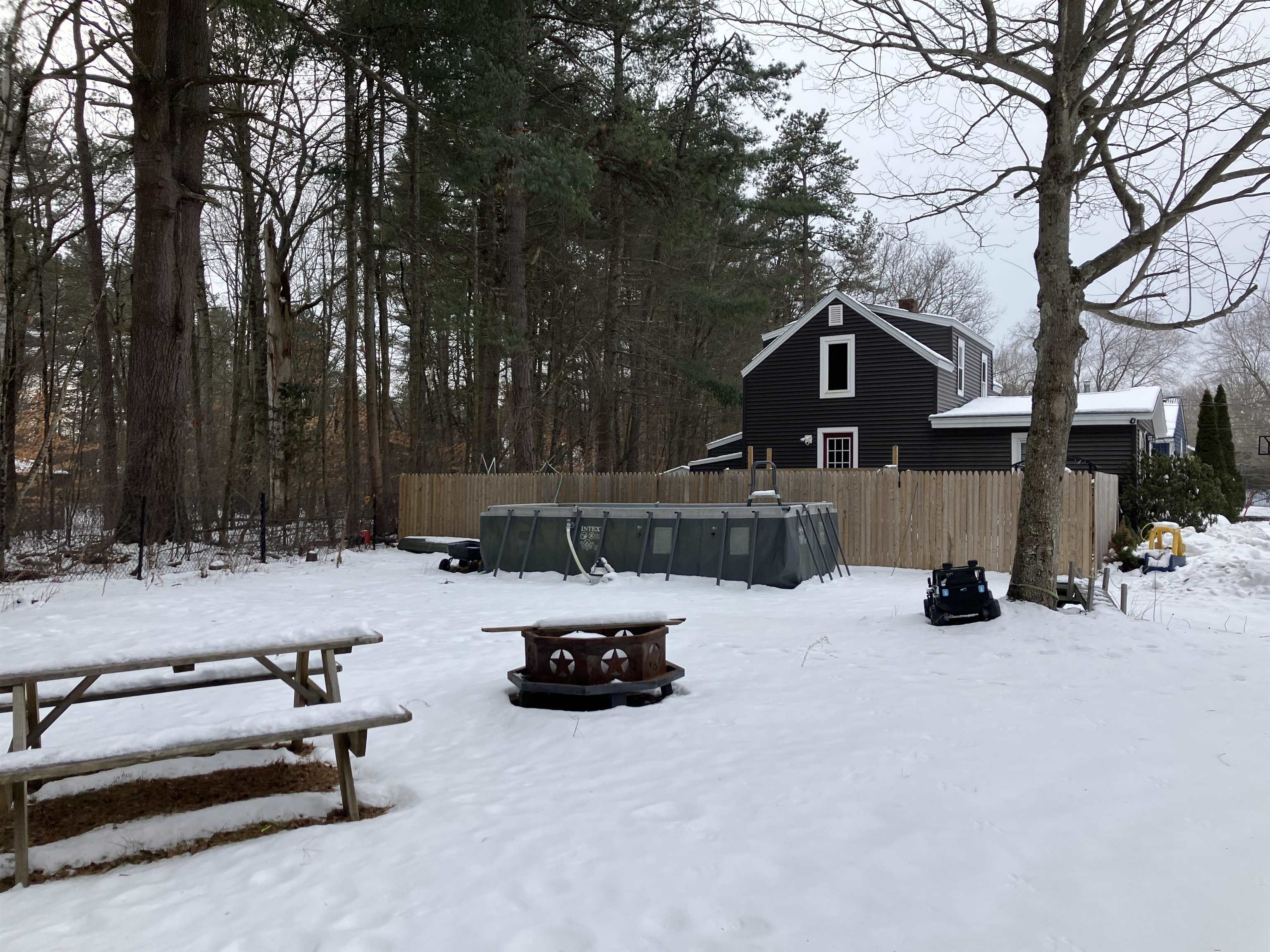 5 Jefferson Ave, Rochester, NH 03867