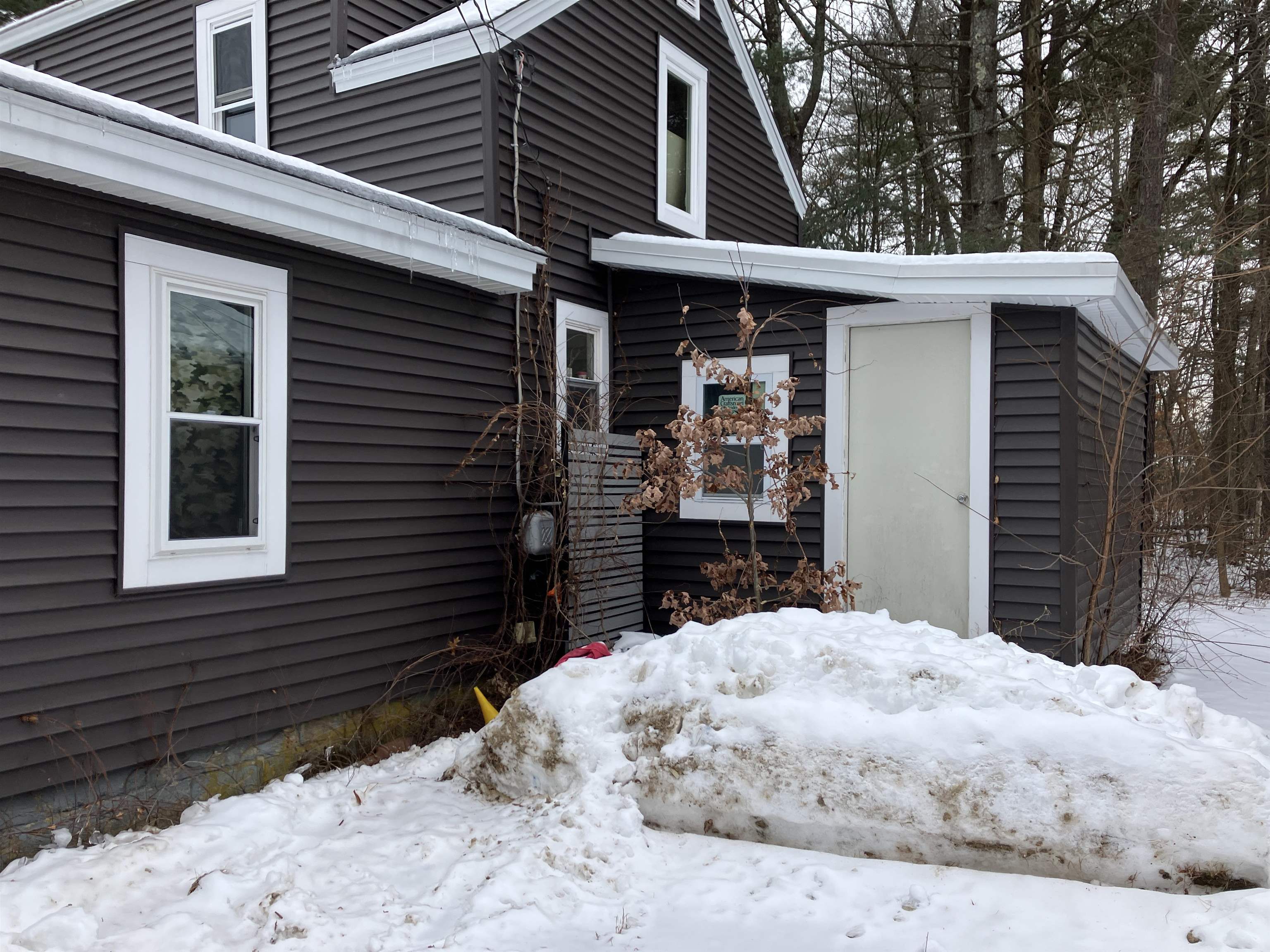5 Jefferson Ave, Rochester, NH 03867