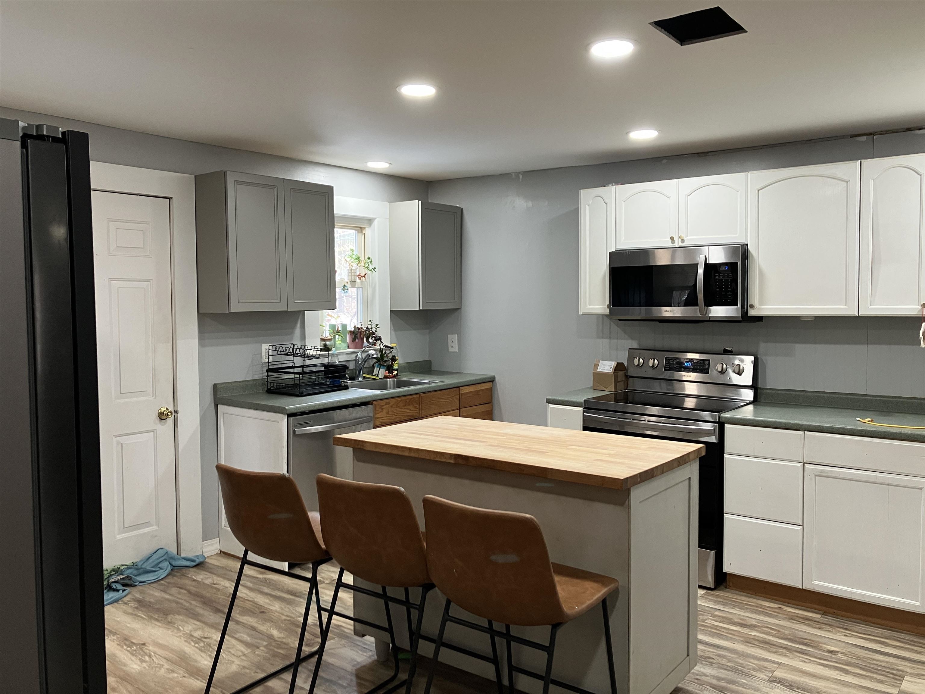 5 Jefferson Ave, Rochester, NH 03867