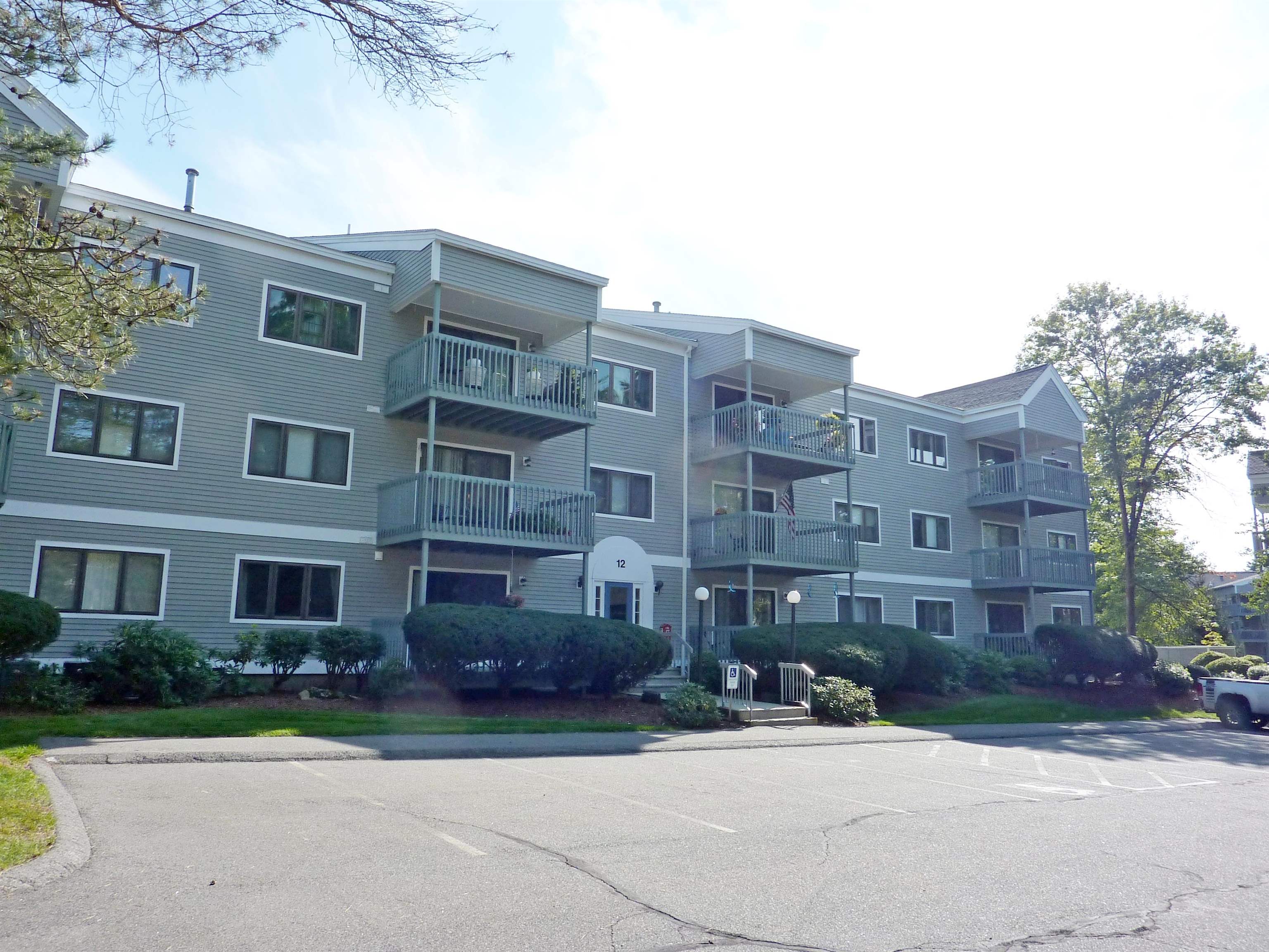 MLS 5073285: 12 Ledgewood Hills Drive-Unit 302, Nashua NH