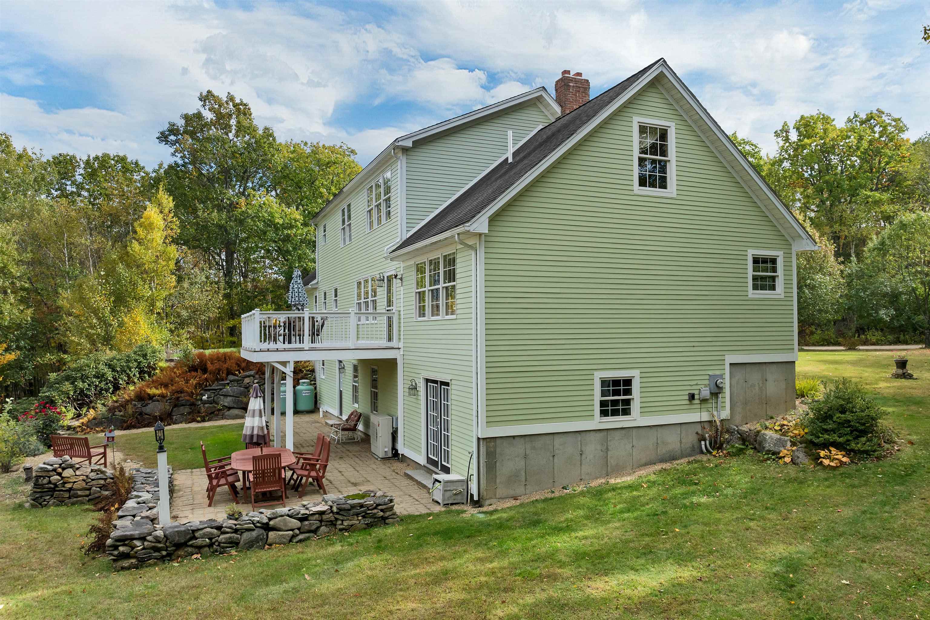 15 County Rd, Alton, NH 03810
