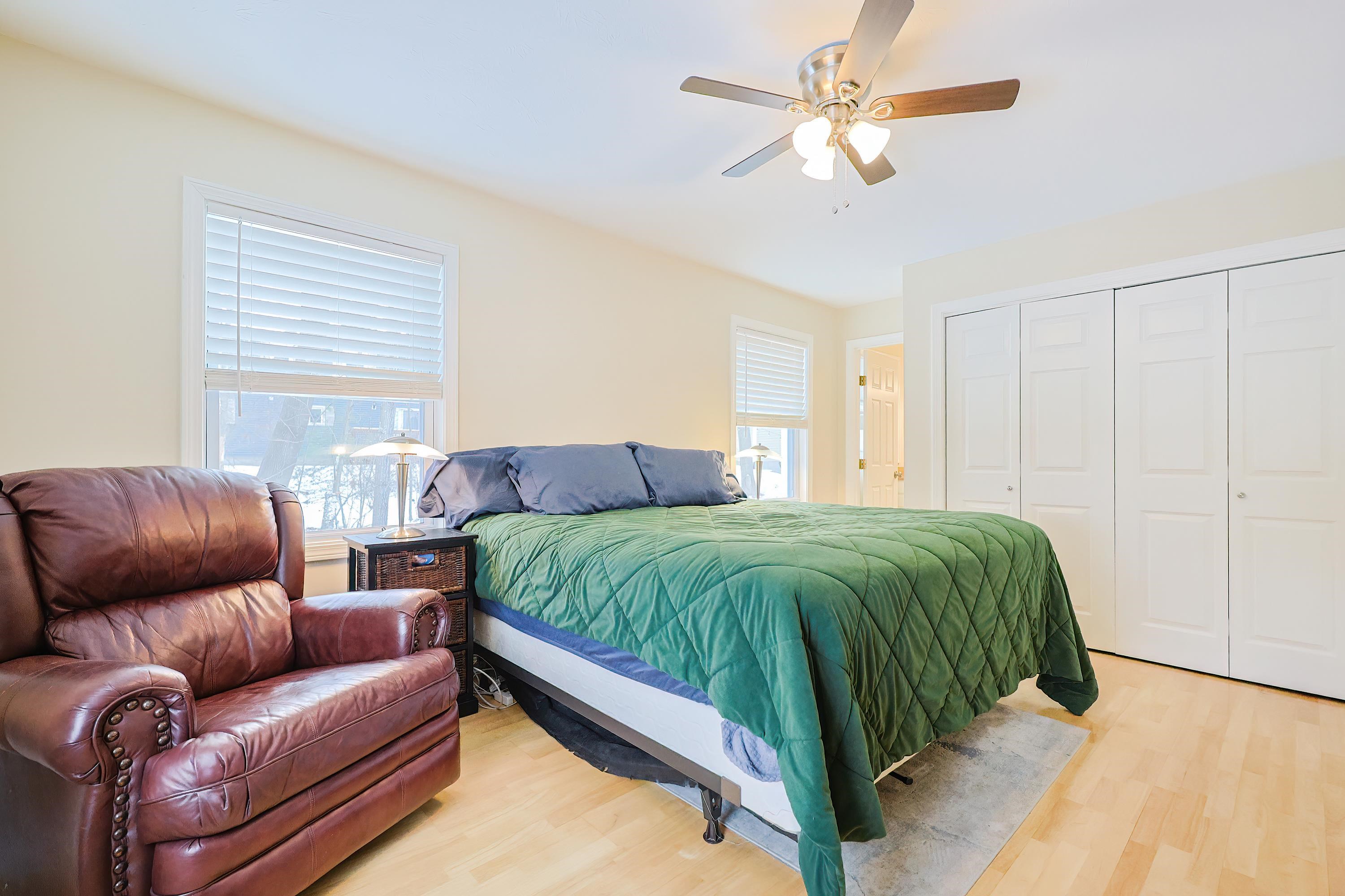 6 Pinehurst St, Hudson, NH 03051