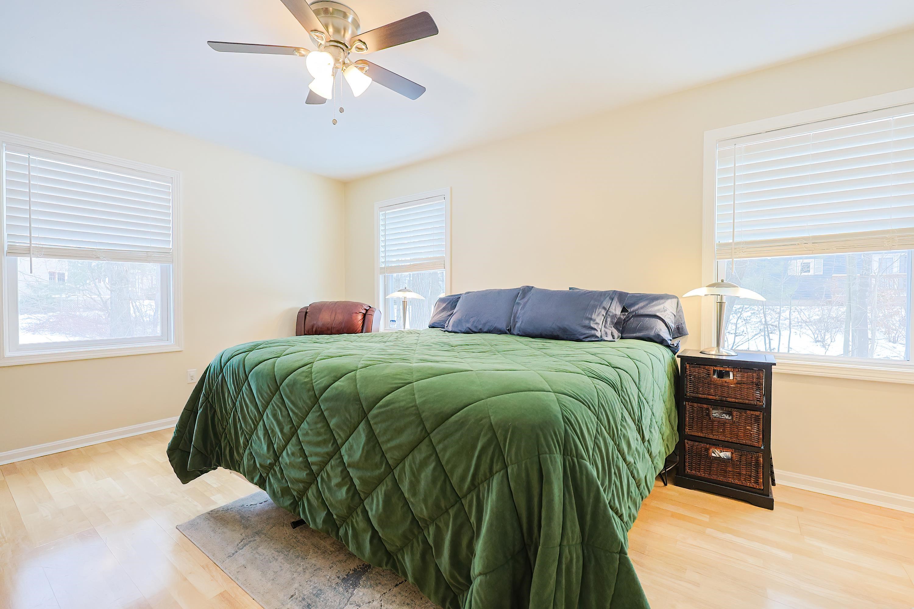 6 Pinehurst St, Hudson, NH 03051