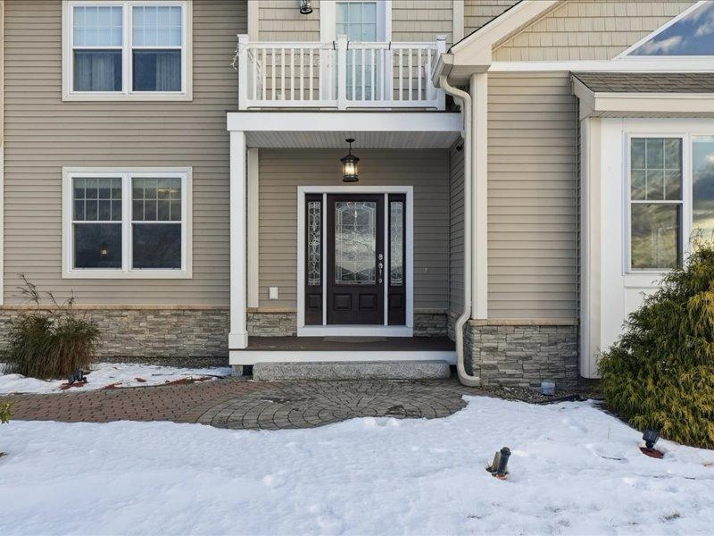 02 Aspen Dr, Pelham, NH 03076