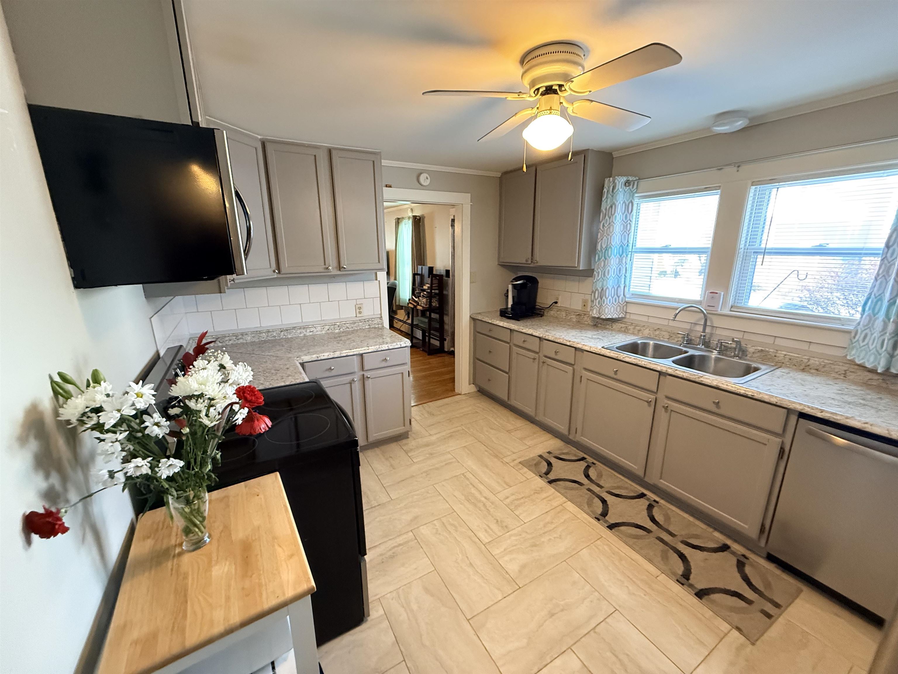 1 Highland Ave, Claremont, NH 03743