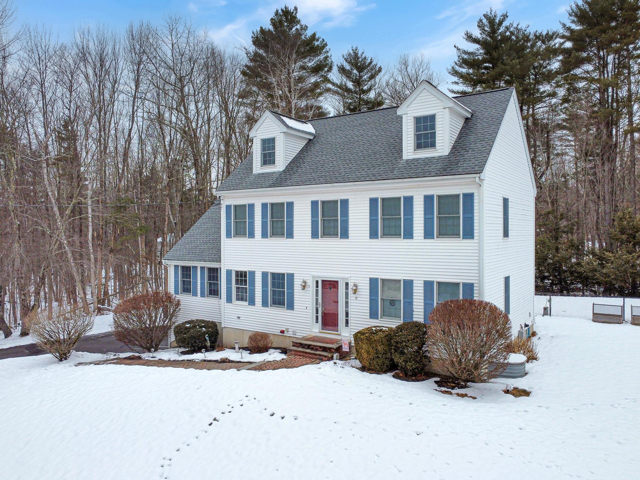 9 Village Dr, Atkinson, NH 03811