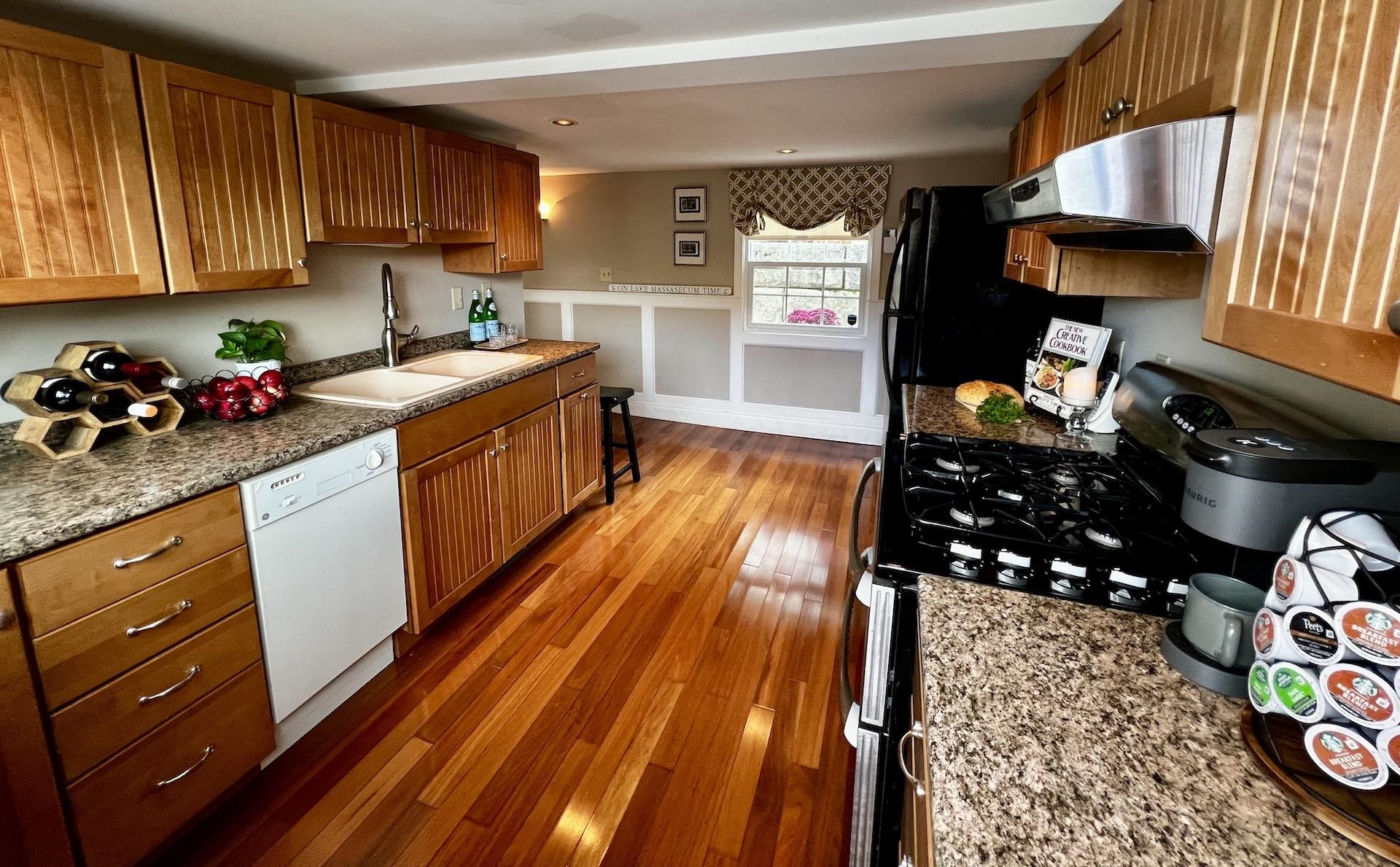 36 Oakdale Rd, Bradford, NH 03221