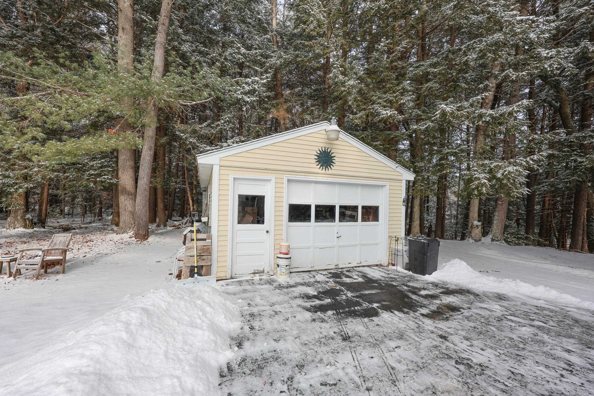 63 Evergreen Ln, Hopkinton, NH 03229