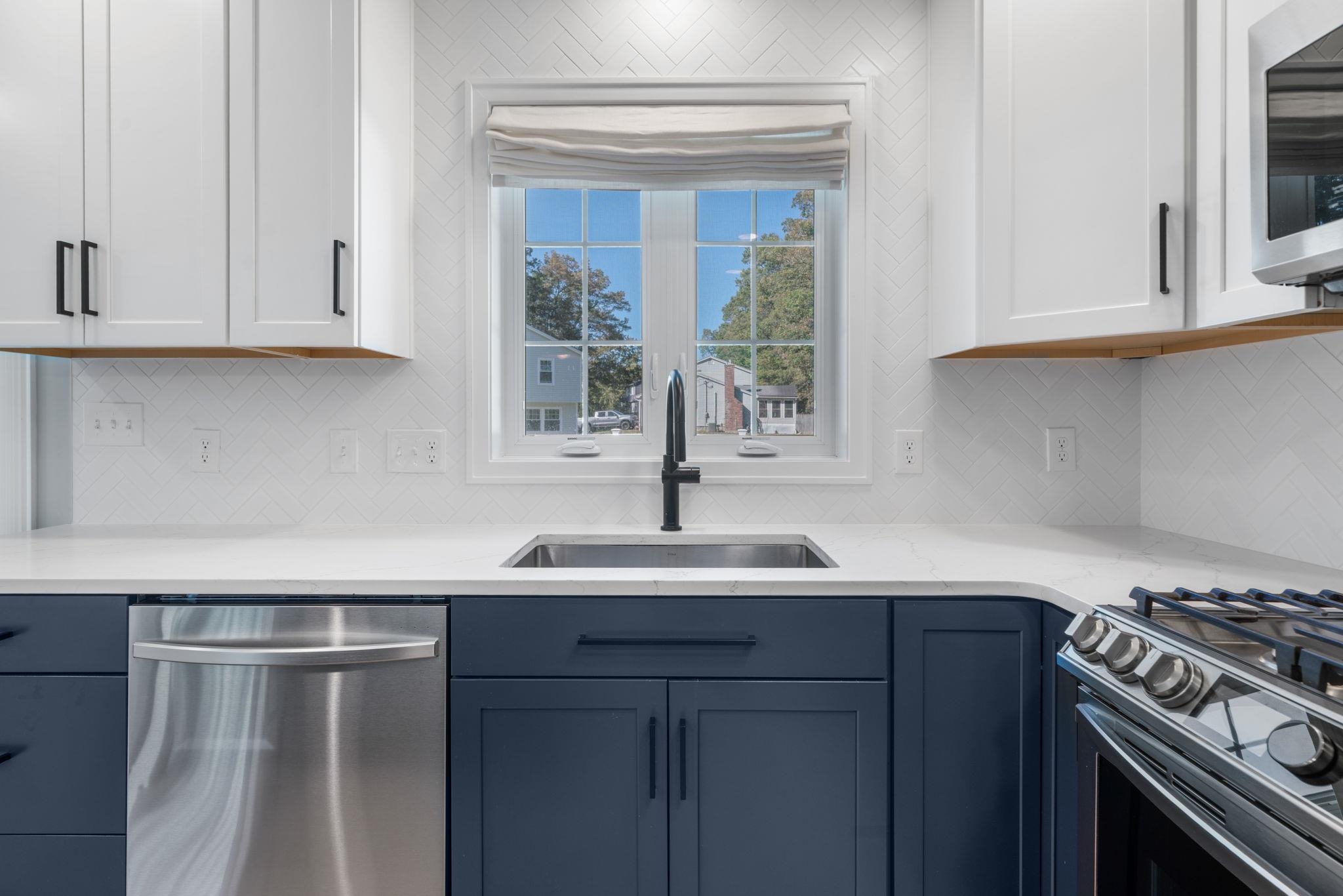 3 Paddington Pl, Nashua, NH 03064