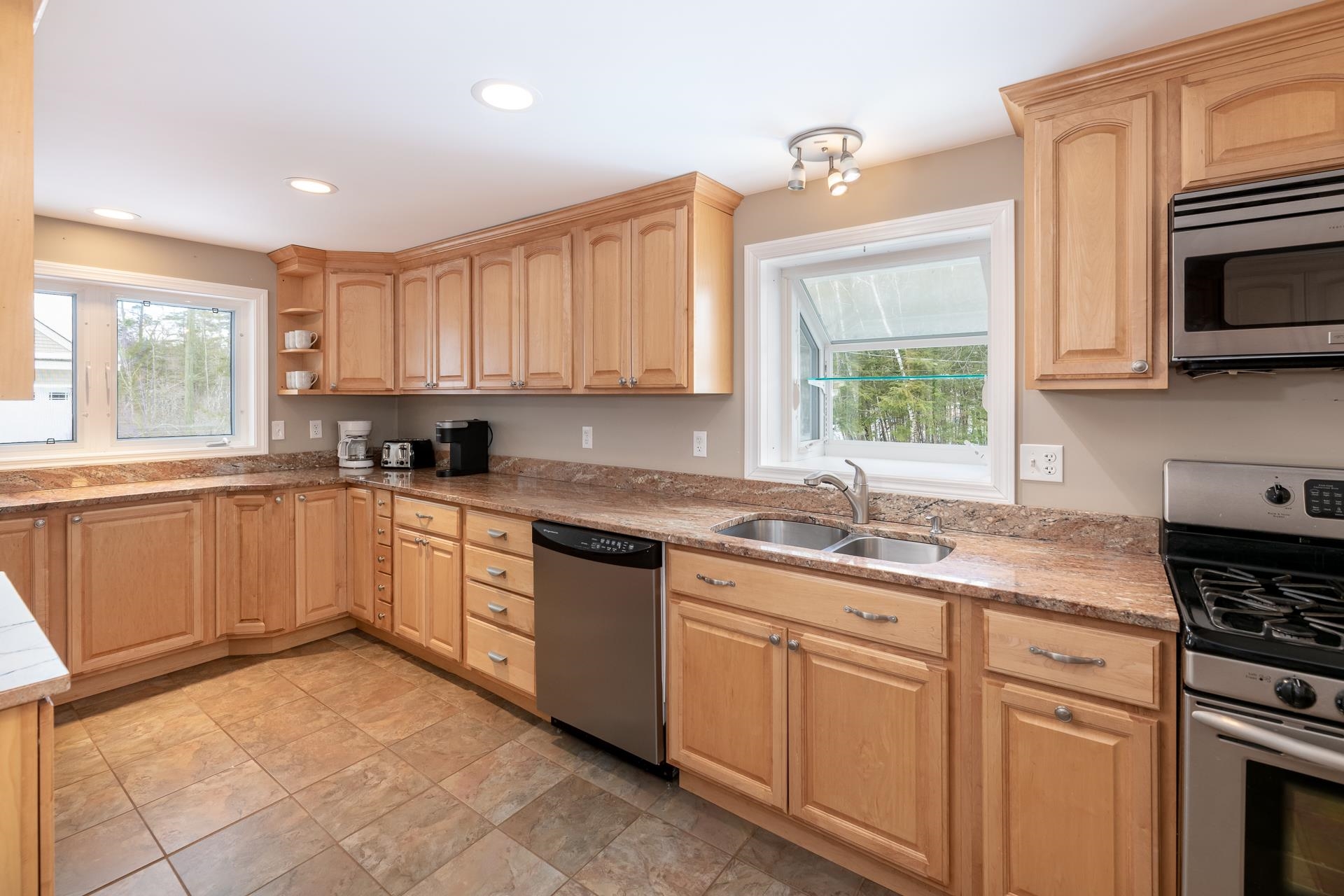 11 Virginia Ct, Alton, NH 03809