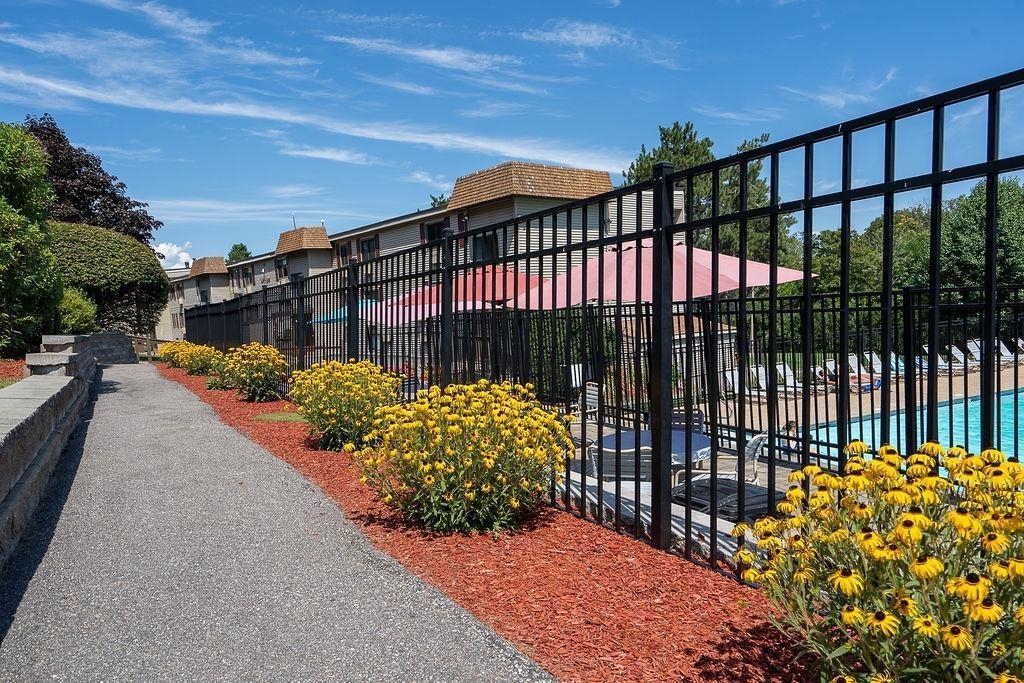 9 Treetop Cir, Laconia, NH 03246