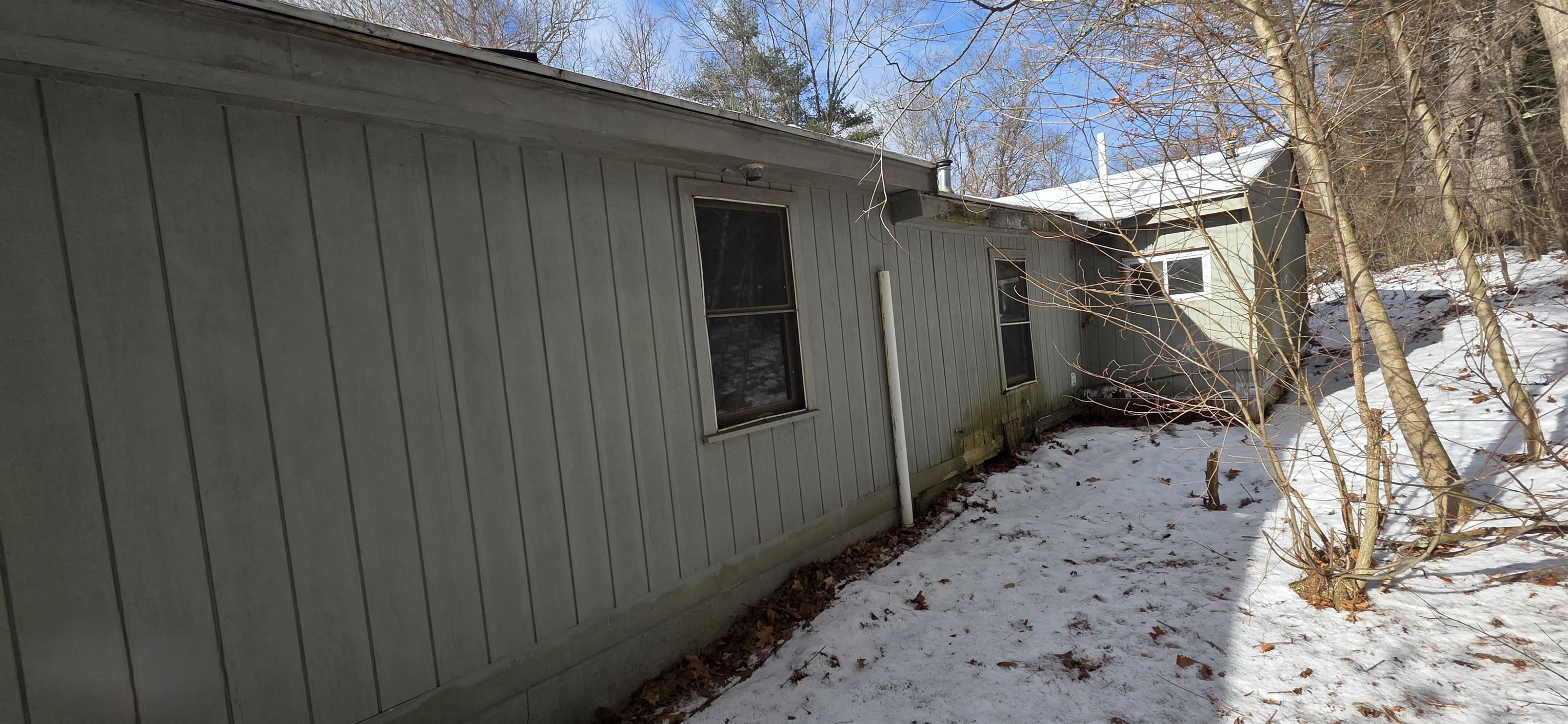 99 Route 27 , Raymond, NH 03077-1211