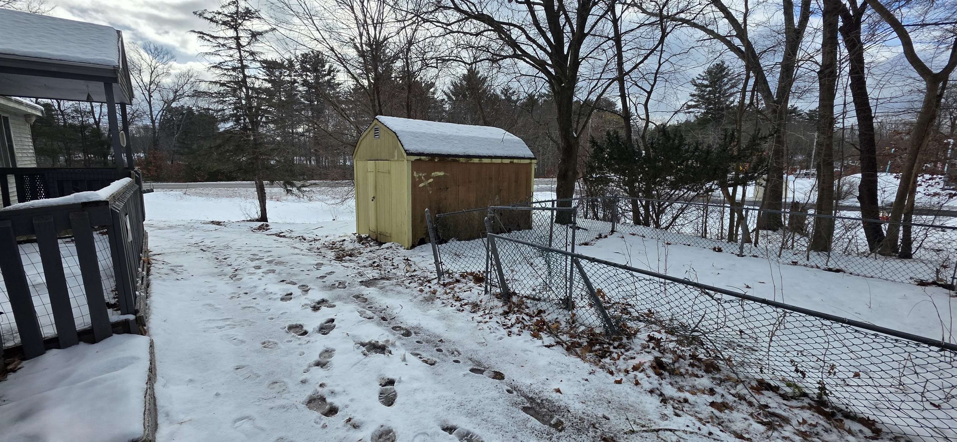 99 Route 27 , Raymond, NH 03077-1211