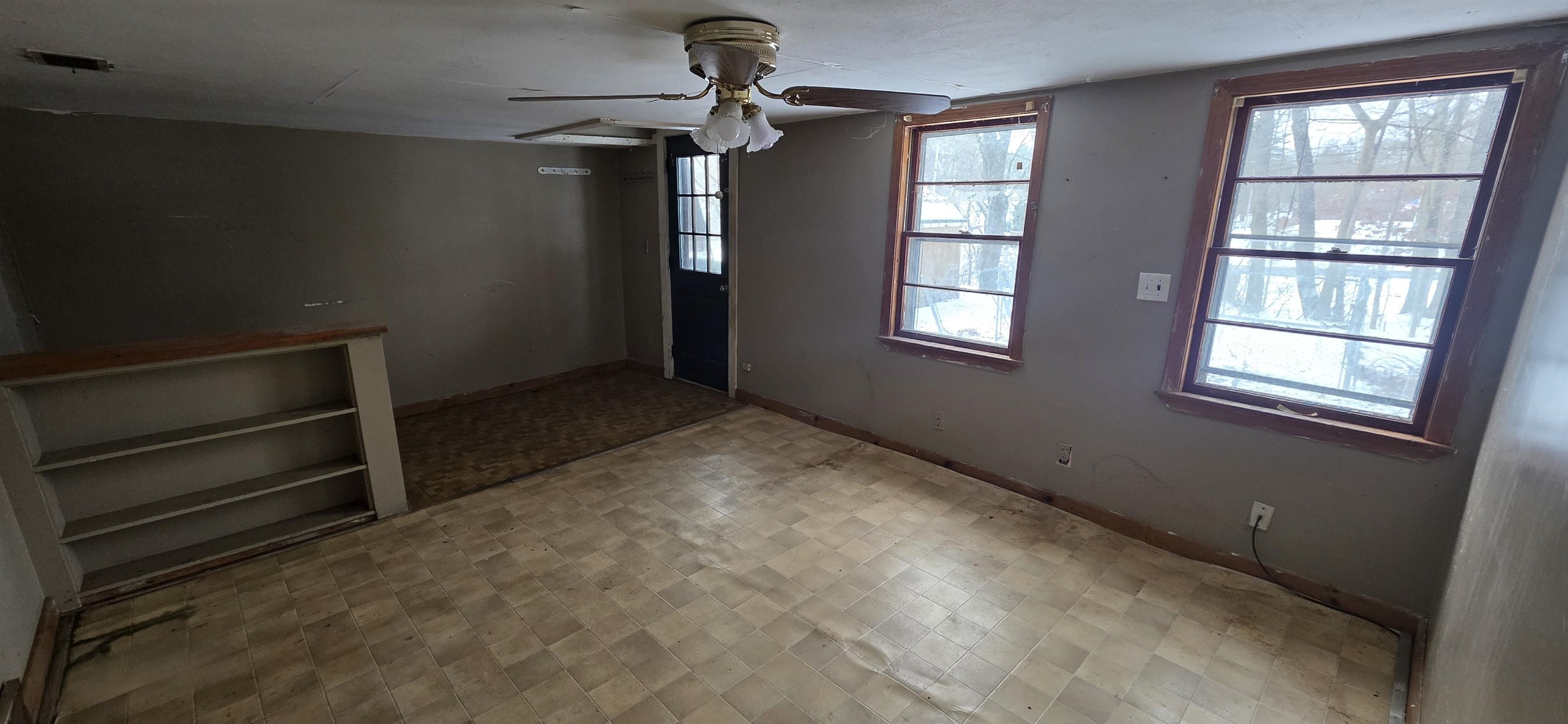 99 Route 27 , Raymond, NH 03077-1211