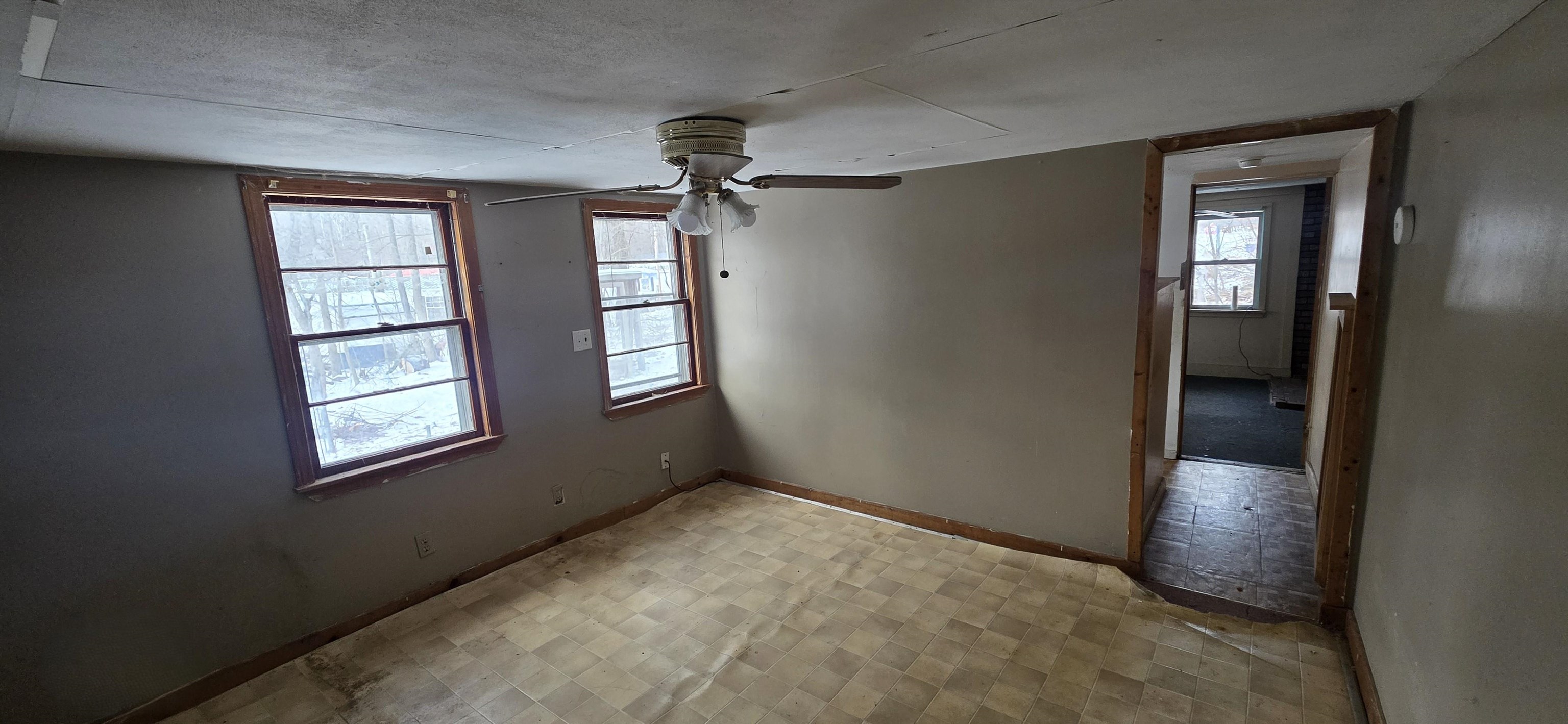 99 Route 27 , Raymond, NH 03077-1211