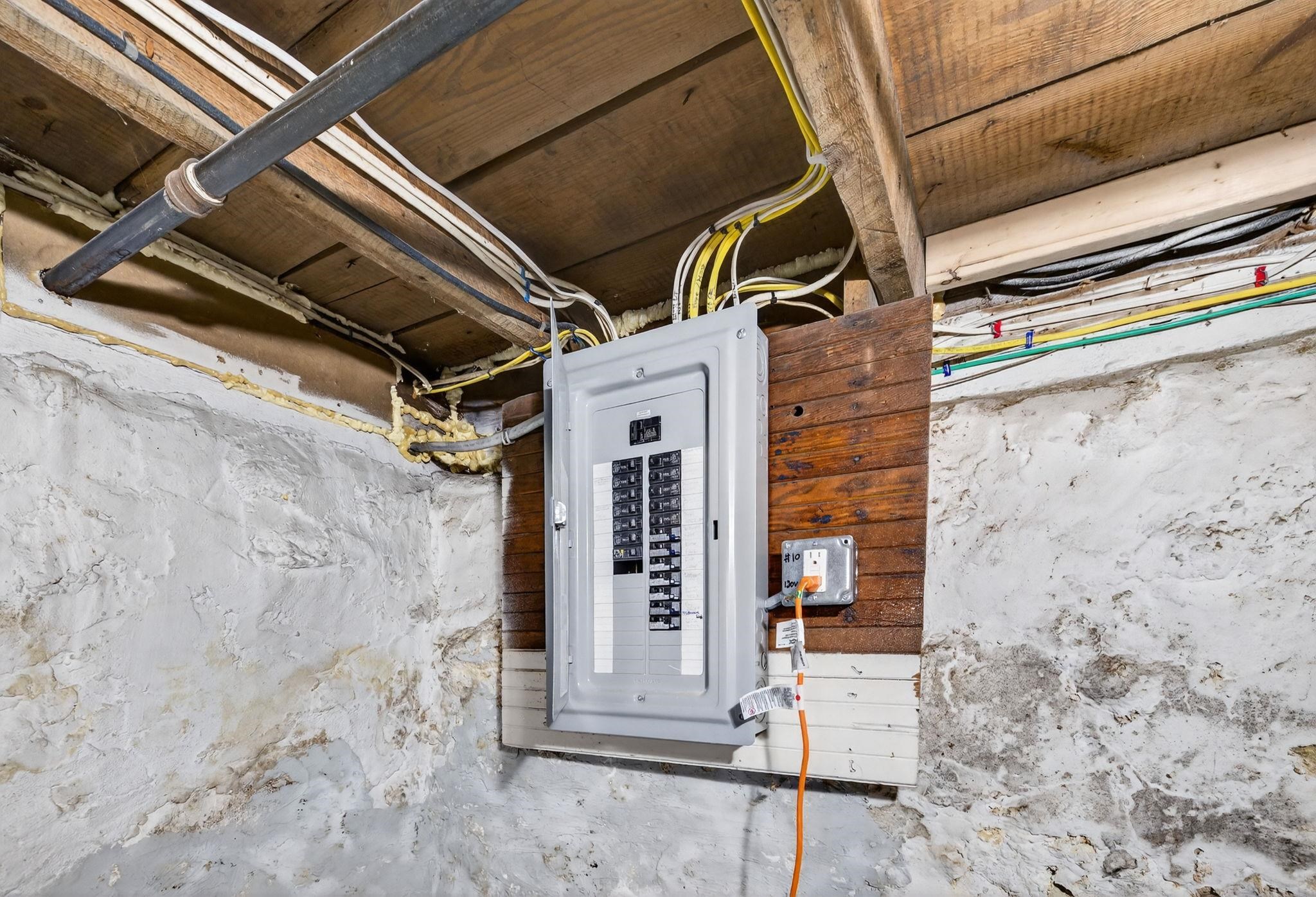 55 S Hall St, Manchester, NH 03103