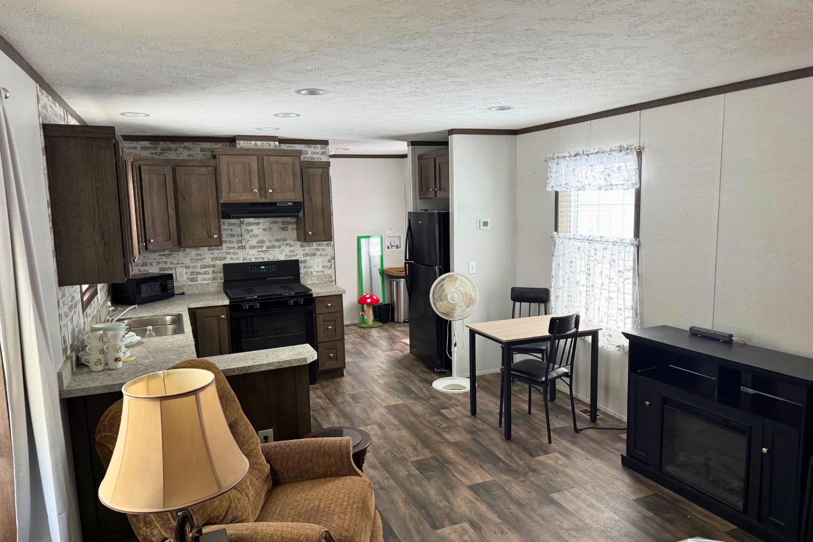 7 Rose Ln, Franklin, NH 03235