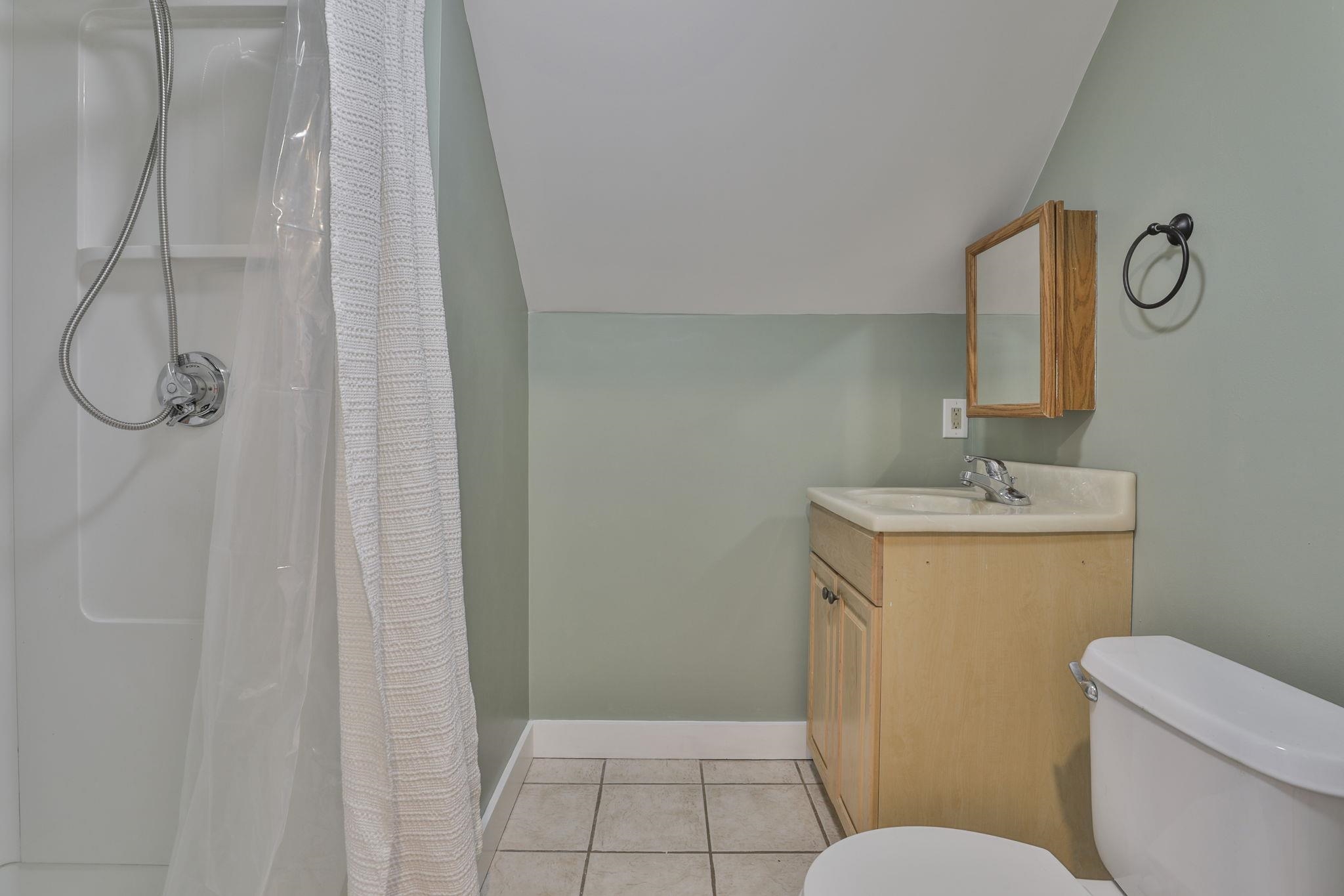 28 Stevens St, Nashua, NH 03060