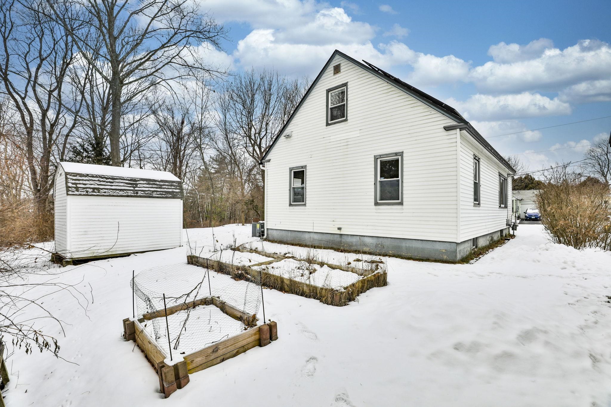 28 Stevens St, Nashua, NH 03060