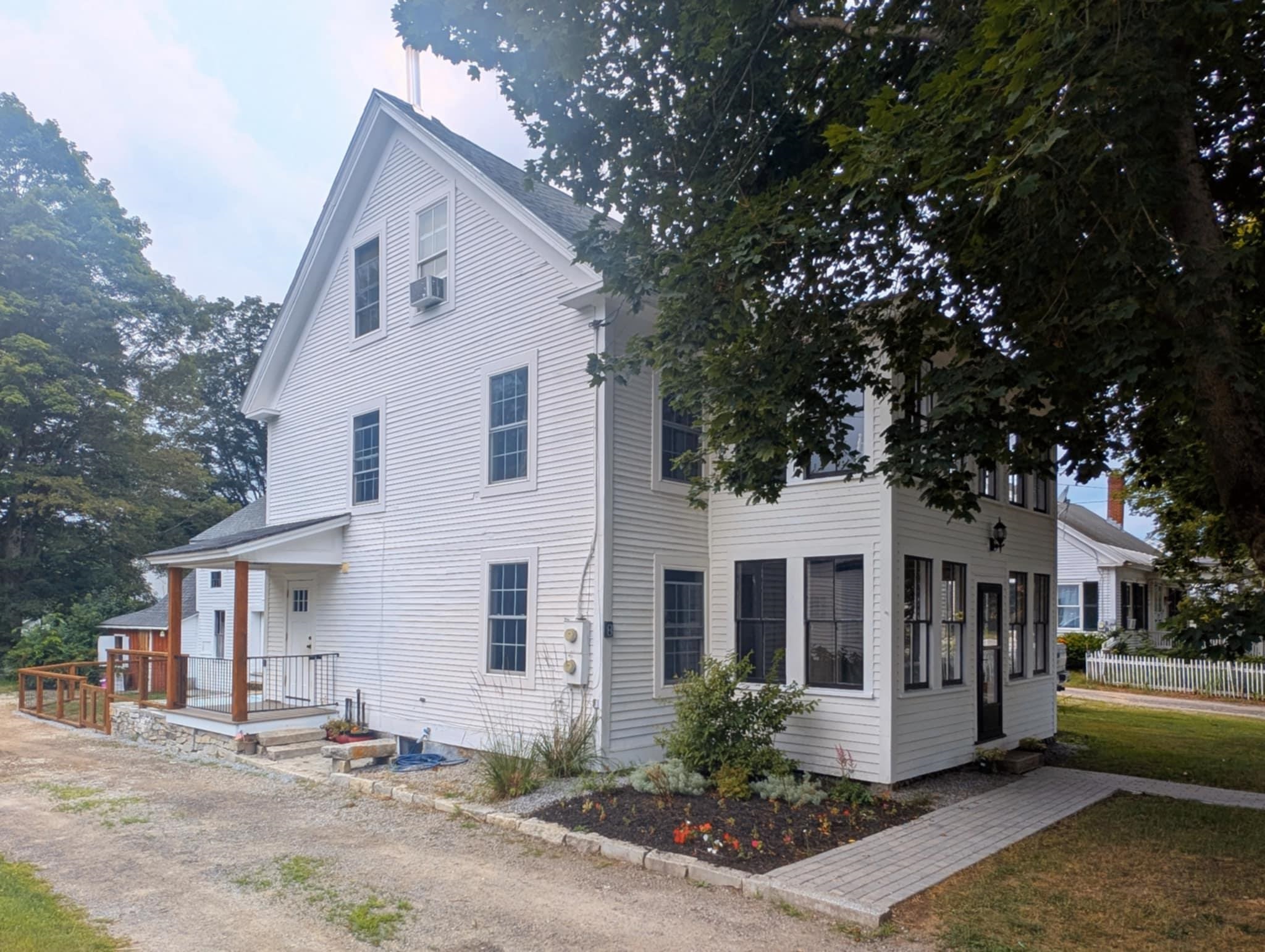 8 Main St, Bennington, NH 03442