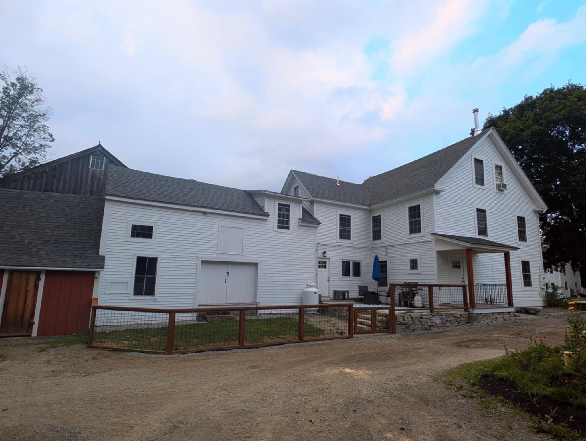 8 Main St, Bennington, NH 03442