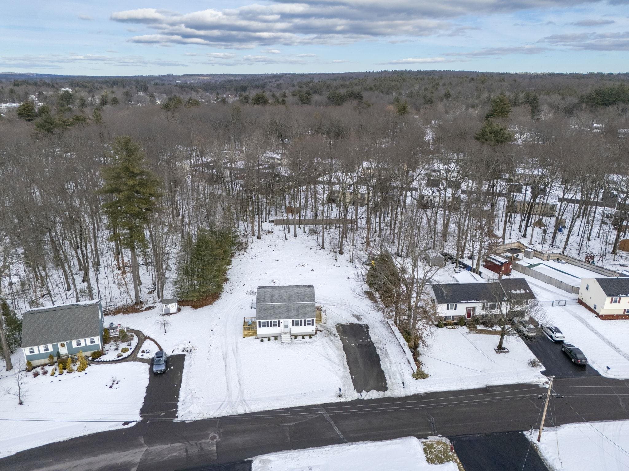 6 Michael Ave, Derry, NH 03038