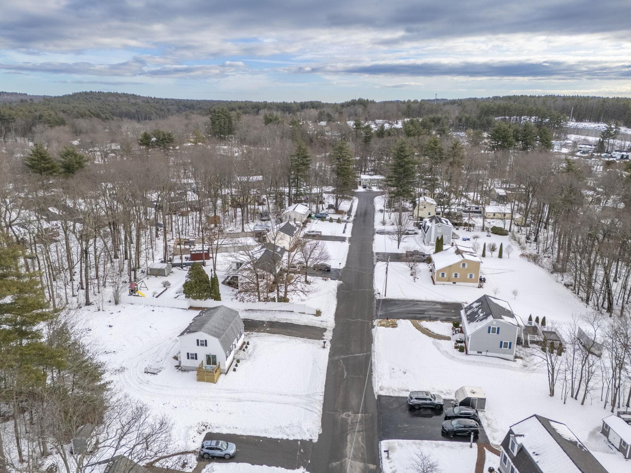 6 Michael Ave, Derry, NH 03038