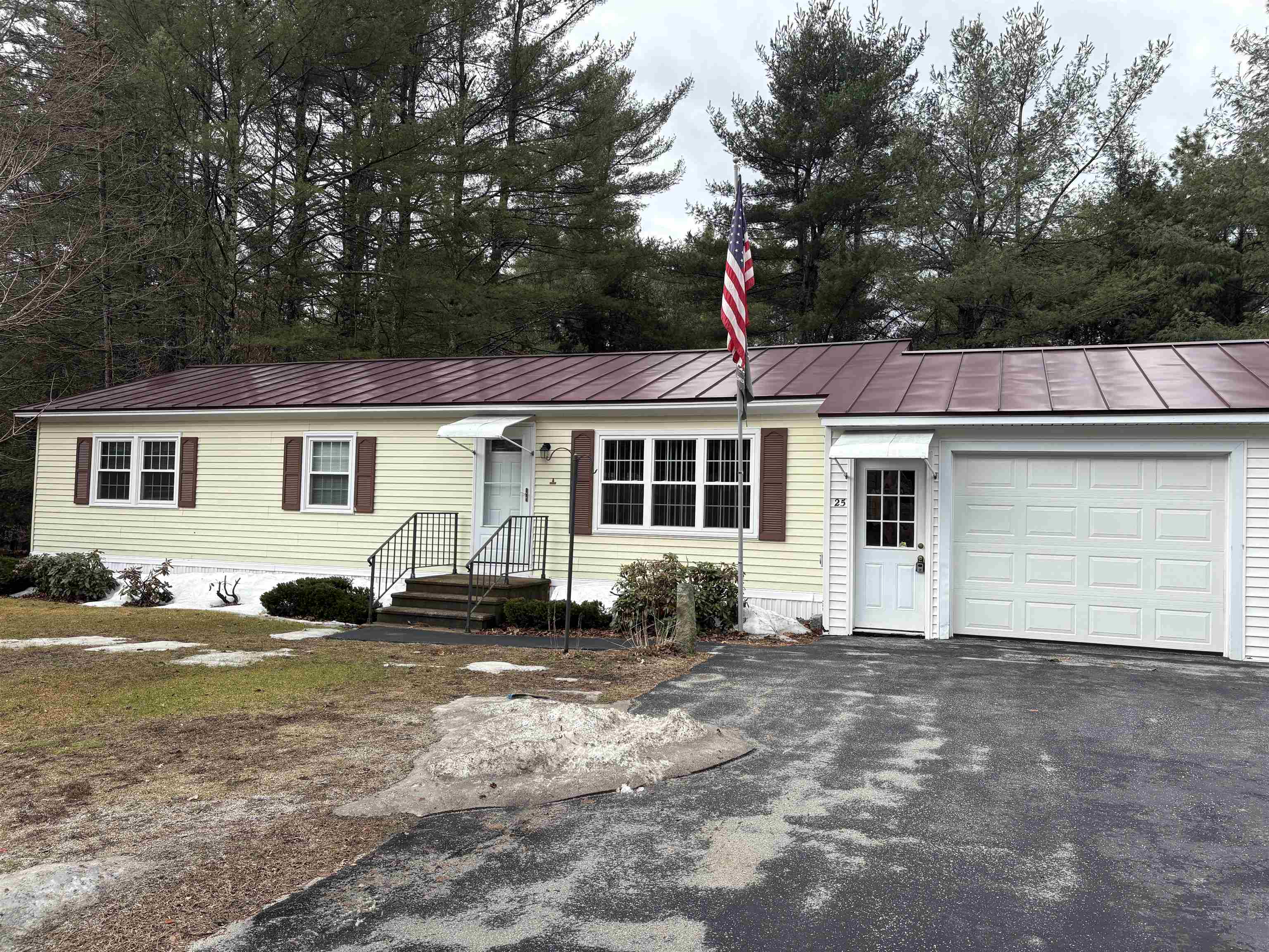 25 Sunset Dr, Hopkinton, NH 03229