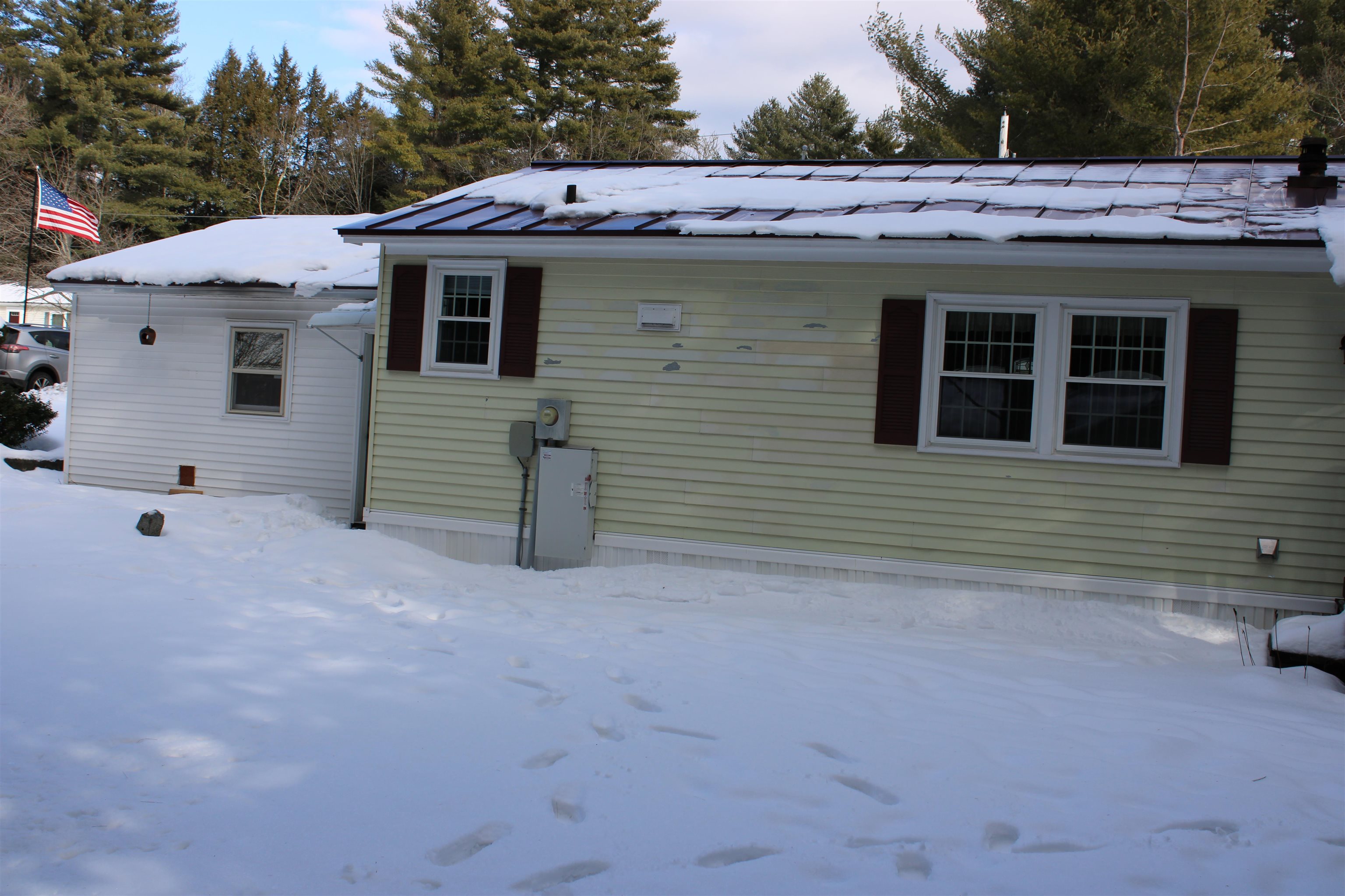 25 Sunset Dr, Hopkinton, NH 03229