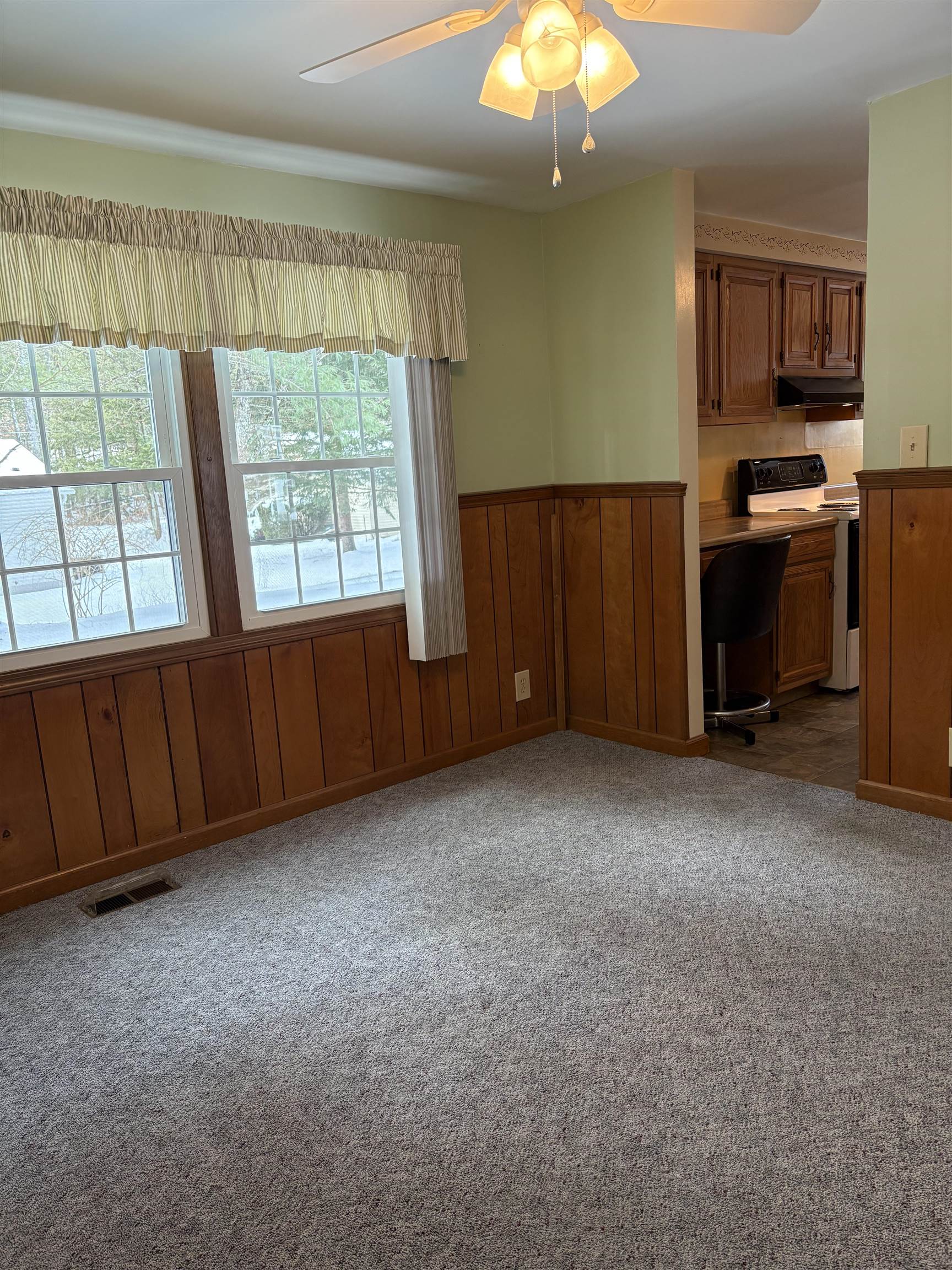 25 Sunset Dr, Hopkinton, NH 03229