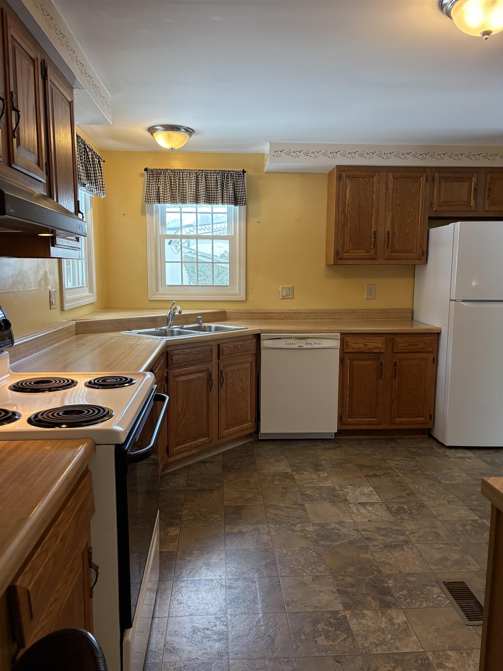 25 Sunset Dr, Hopkinton, NH 03229